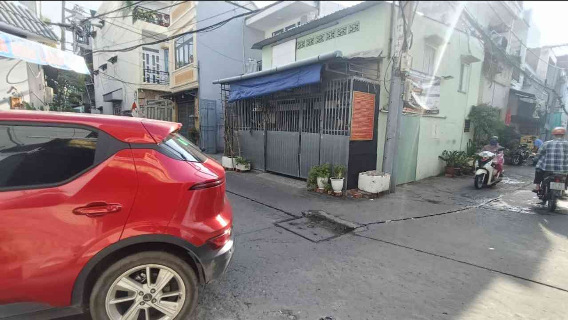 Nhà góc 2 mặt tiền giá sốc, tiện kinh doanh ngay trung tâm