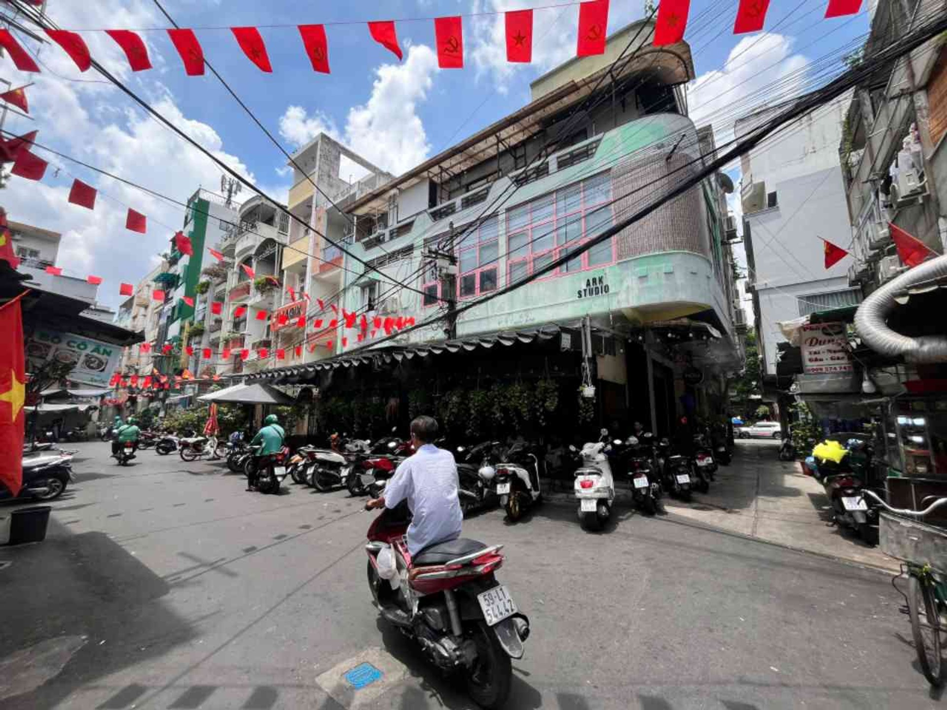 Nhà mặt tiền lô góc 3 tầng Quận 3, đang cho thuê thu nhập 34 triệu/tháng