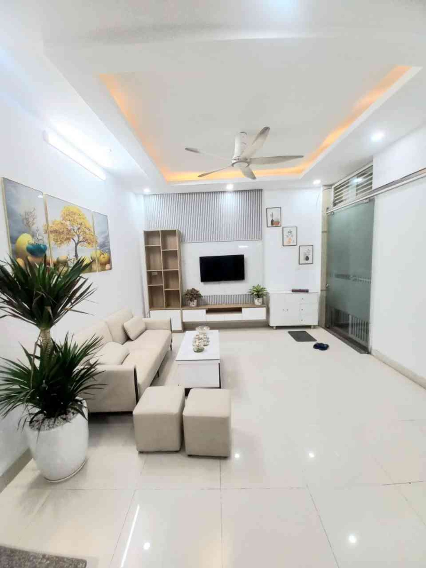 Nhà 30m x 5 tầng - Yên Phúc KĐT Văn Quán- ngõ nông 30m ra phố