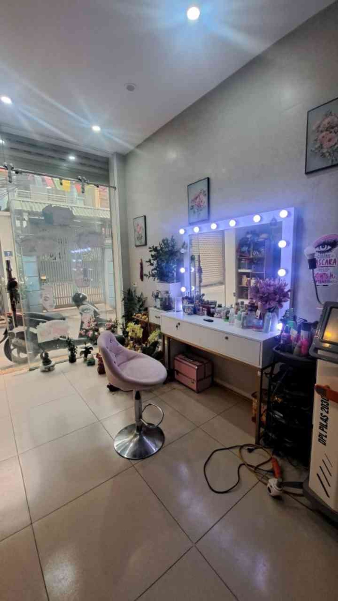 Nhà 5 tầng siêu đẹp gần hồ Bồ Đề, ô tô tránh, kinh doanh tốt
