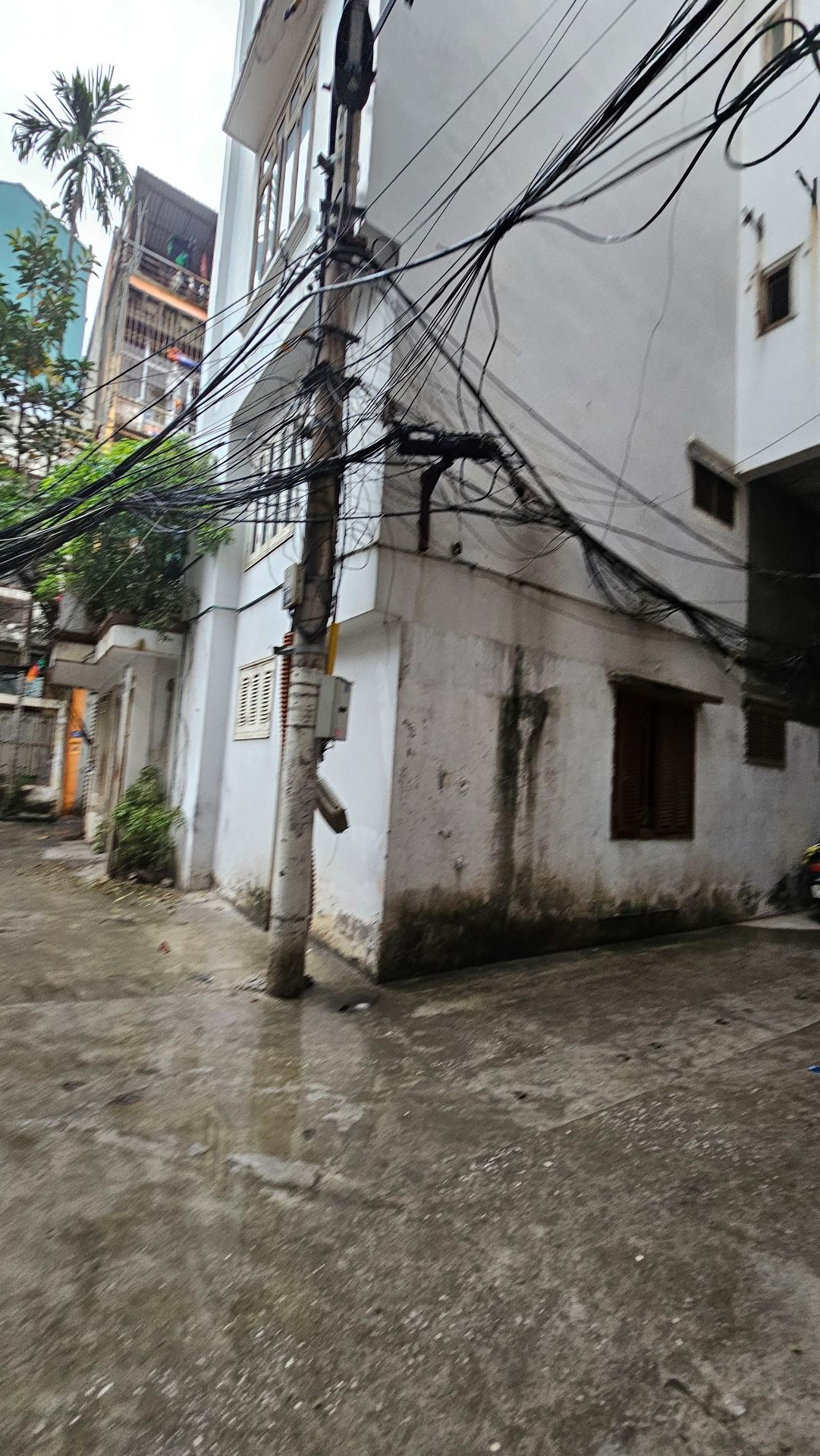 Nhà lô góc 3 mặt thoáng, ô tô tránh ngay trung tâm