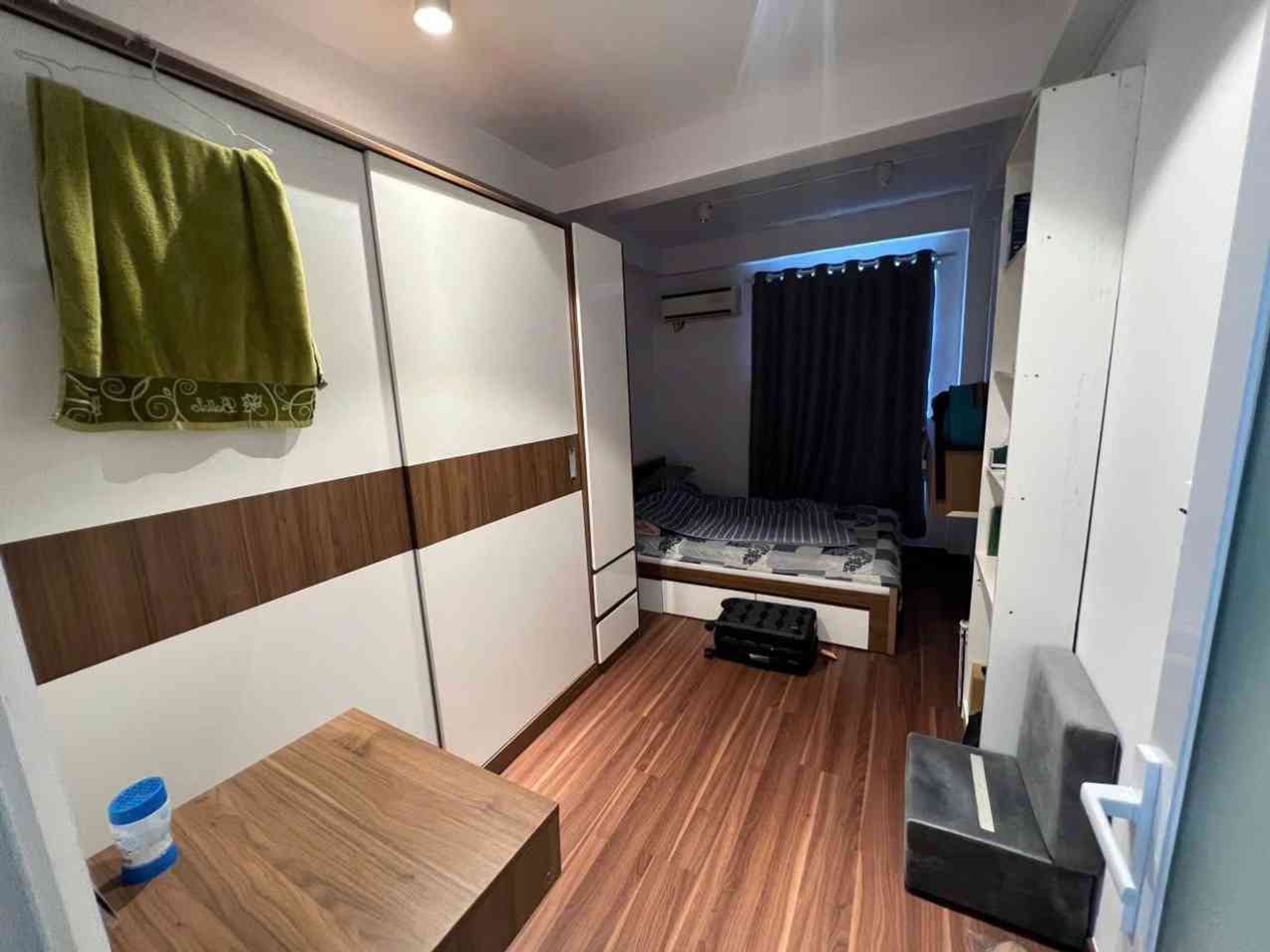 Nhà 1 trệt 2 lầu, 3 phòng ngủ, hẻm xe hơi tại Tân Phú