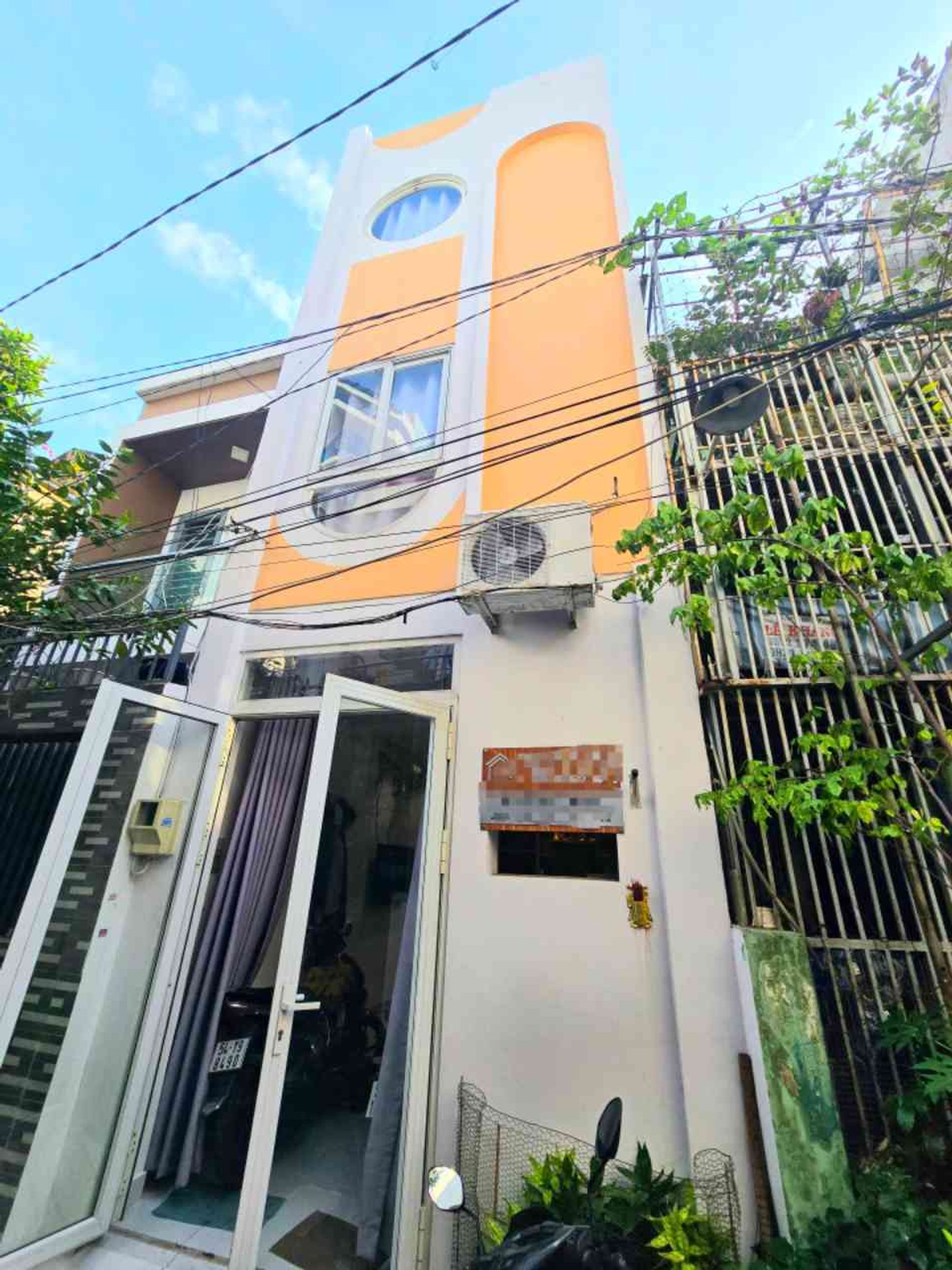 Nhà 1 trệt 2 lầu, 3 phòng ngủ, 40m hẻm xe hơi Tân Phú giá 4.45 tỷ