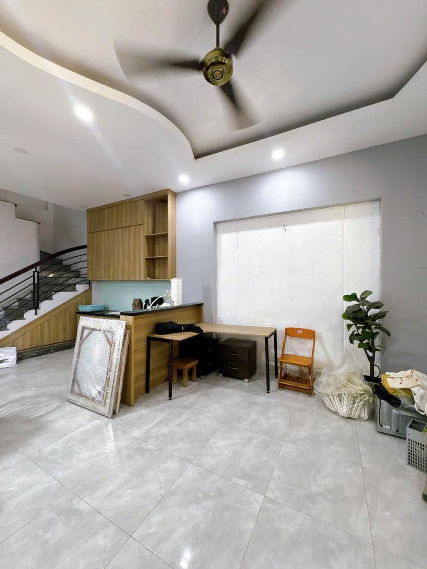- QUANG TRUNG GÒ VẤP P11 - HẺM 3 M - NHÀ 4 TẦNG (4,7x11) - GIÁ 5,6 TỶ - TL
- SÂN ĐỂ XE RỘNG RÃI