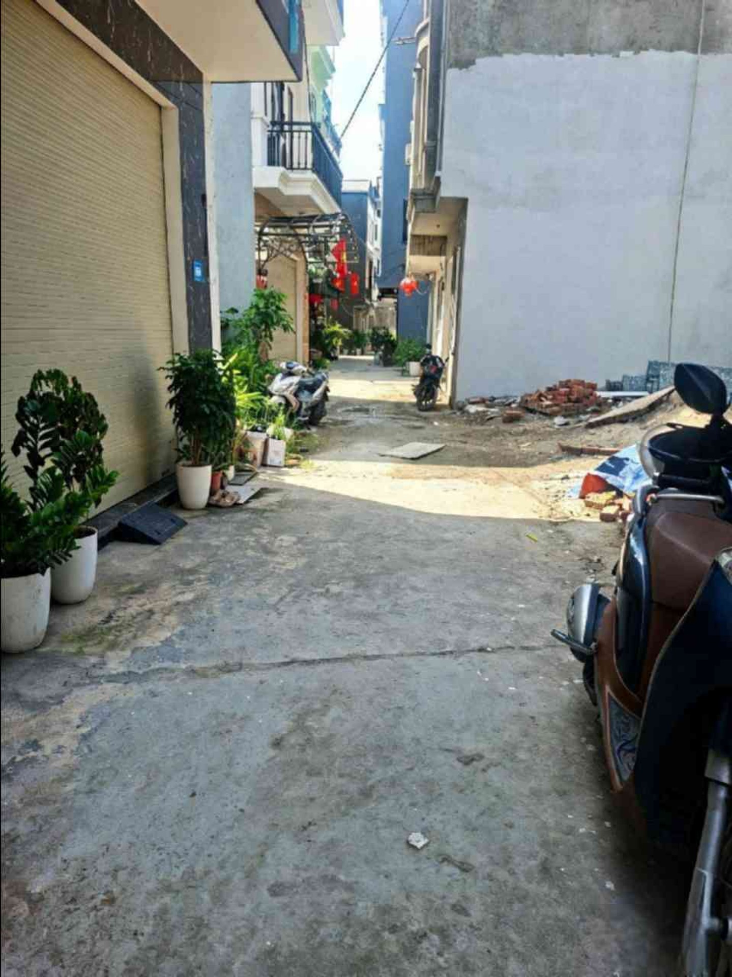 Nhà 3 tầng kiên cố ô tô vào tận nhà tại Quỳnh Hoàng Nam Sơn
