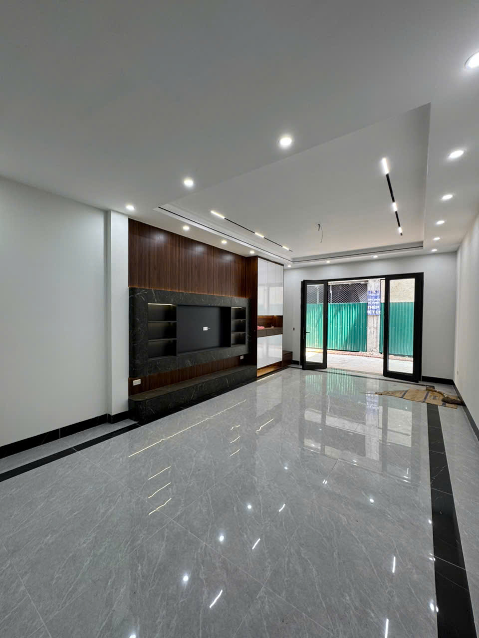 🏘️Siêu Phẩm Trung Tâm Long Biên, 1 Nhà Ra Phố, 61m x 5 tầng, thang máy, Ngõ Rộng rá sốc 10 tỉ xíu