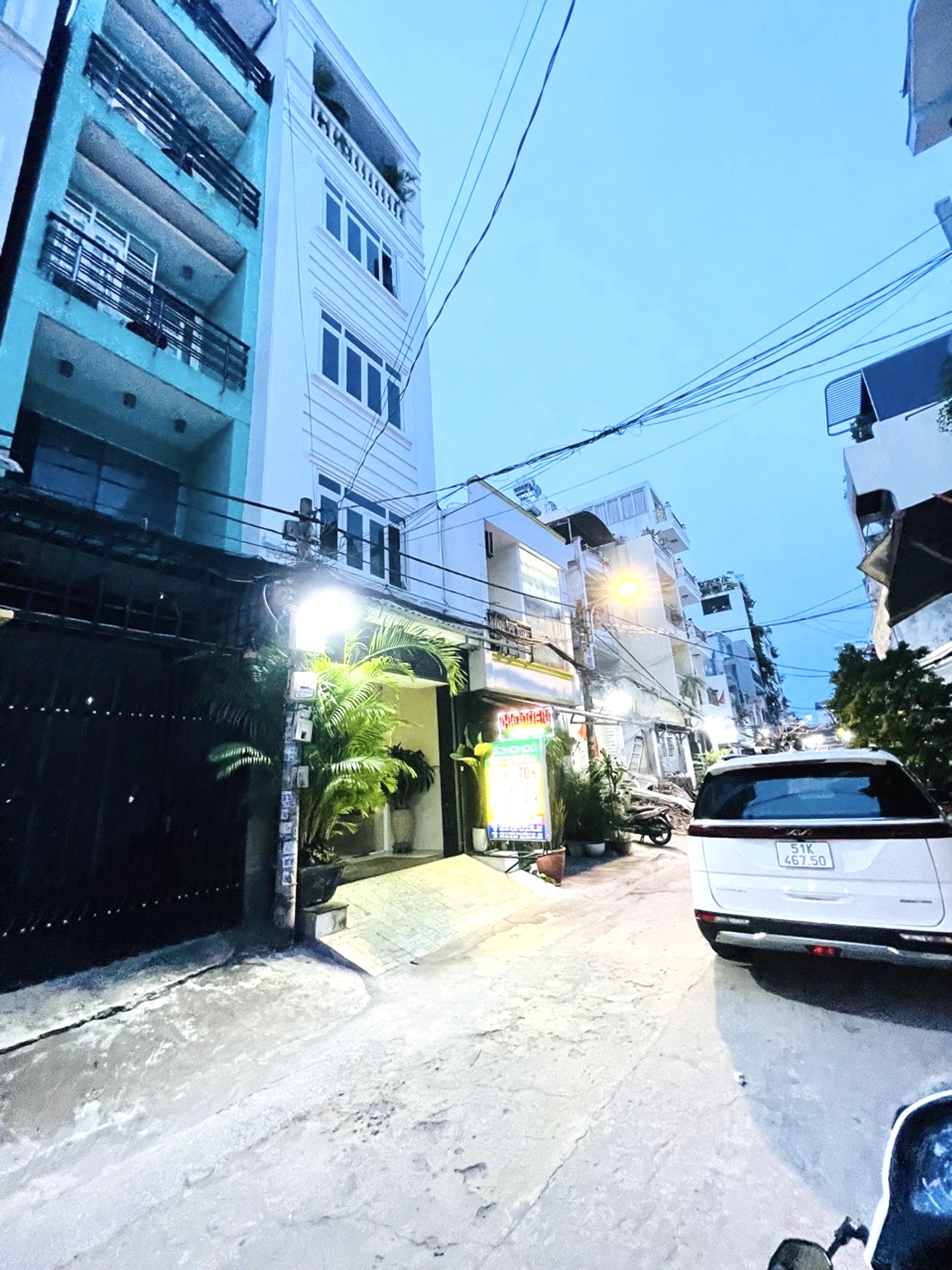 Nhà Riêng Sang Trọng Phường okBình Phú, Quận 6 - Không Gian Riêng Tinh Tế