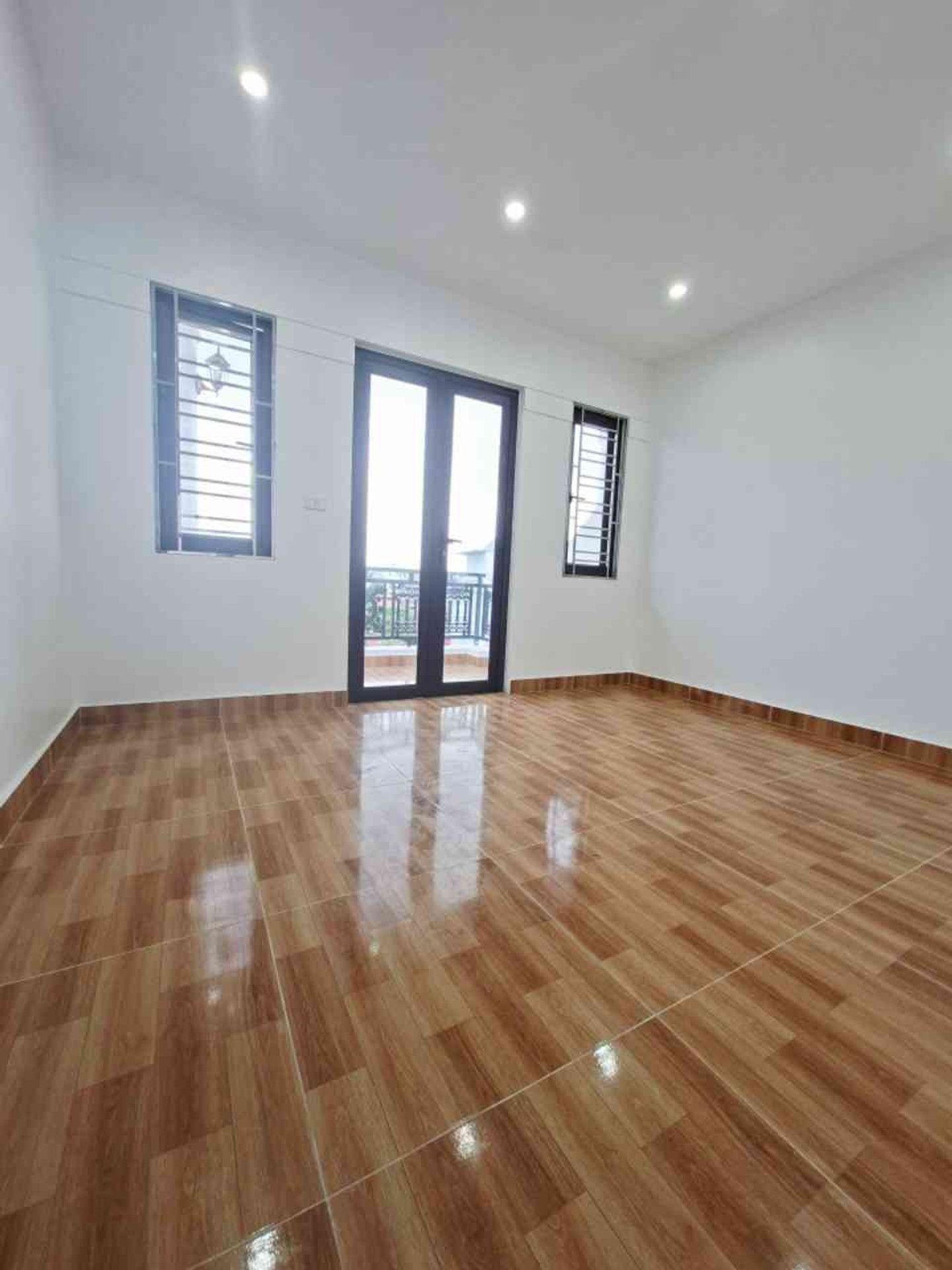 Nhà 3 tầng mới xây tại khu vực Kha Lâm 6, thiết kế hiện đại