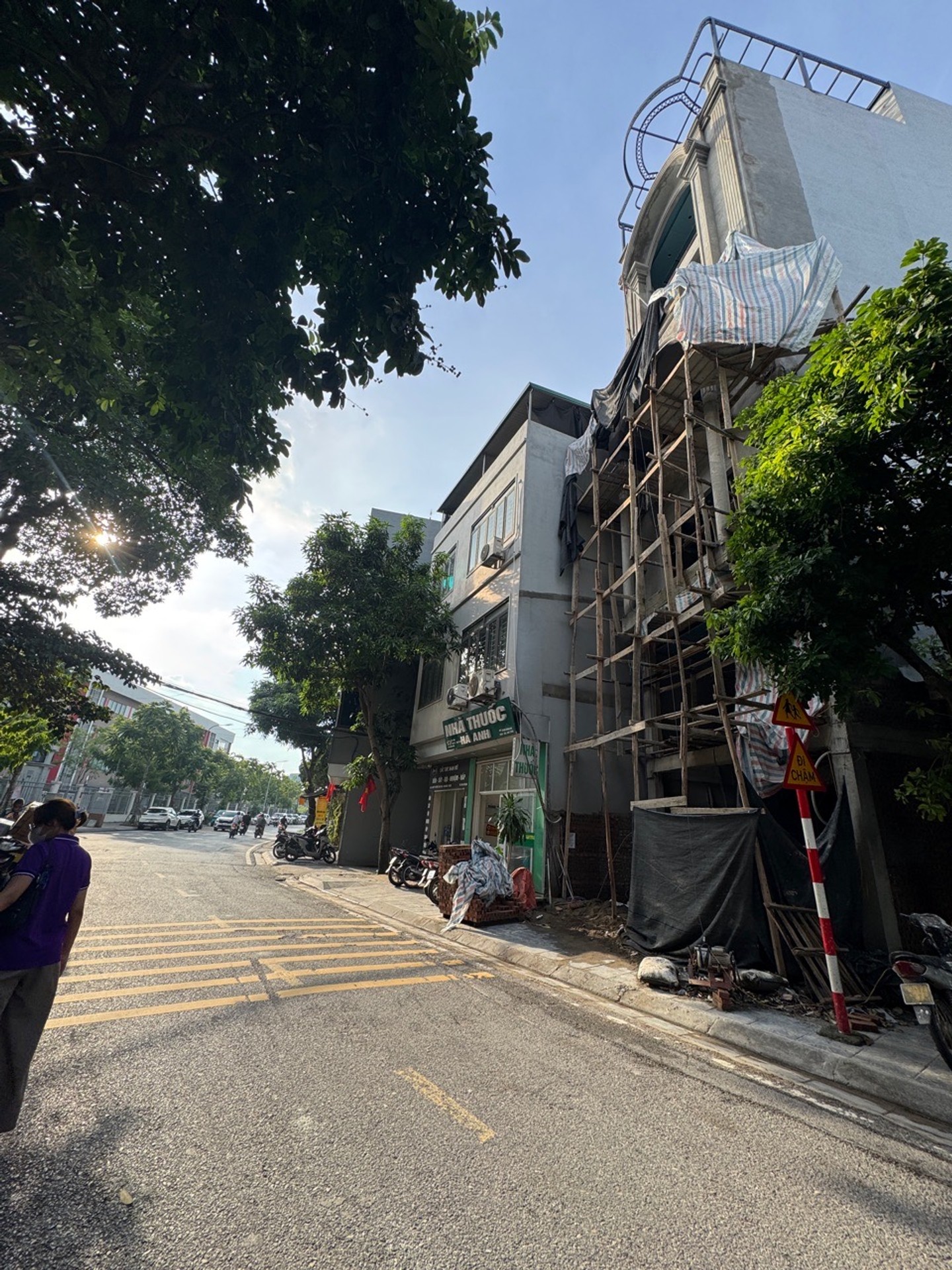 Bán nhà mặt phố Thạch Bàn Long Biên, diện tích 82m², 7 tầng, kinh doanh thuận tiện - 25tr/ tháng