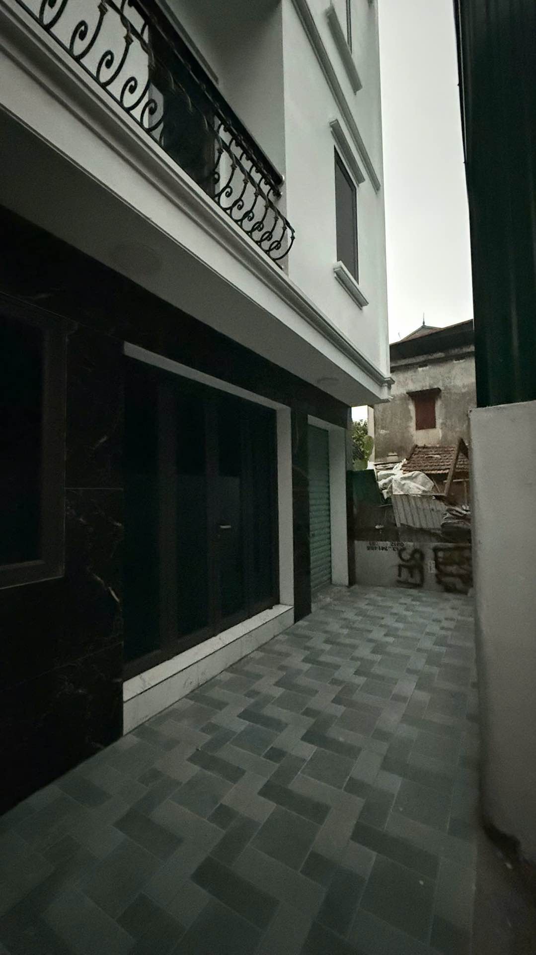 Nhà đẹp Ngũ Hiệp, rộng rãi 5 phòng ngủ, ô tô đỗ gần
