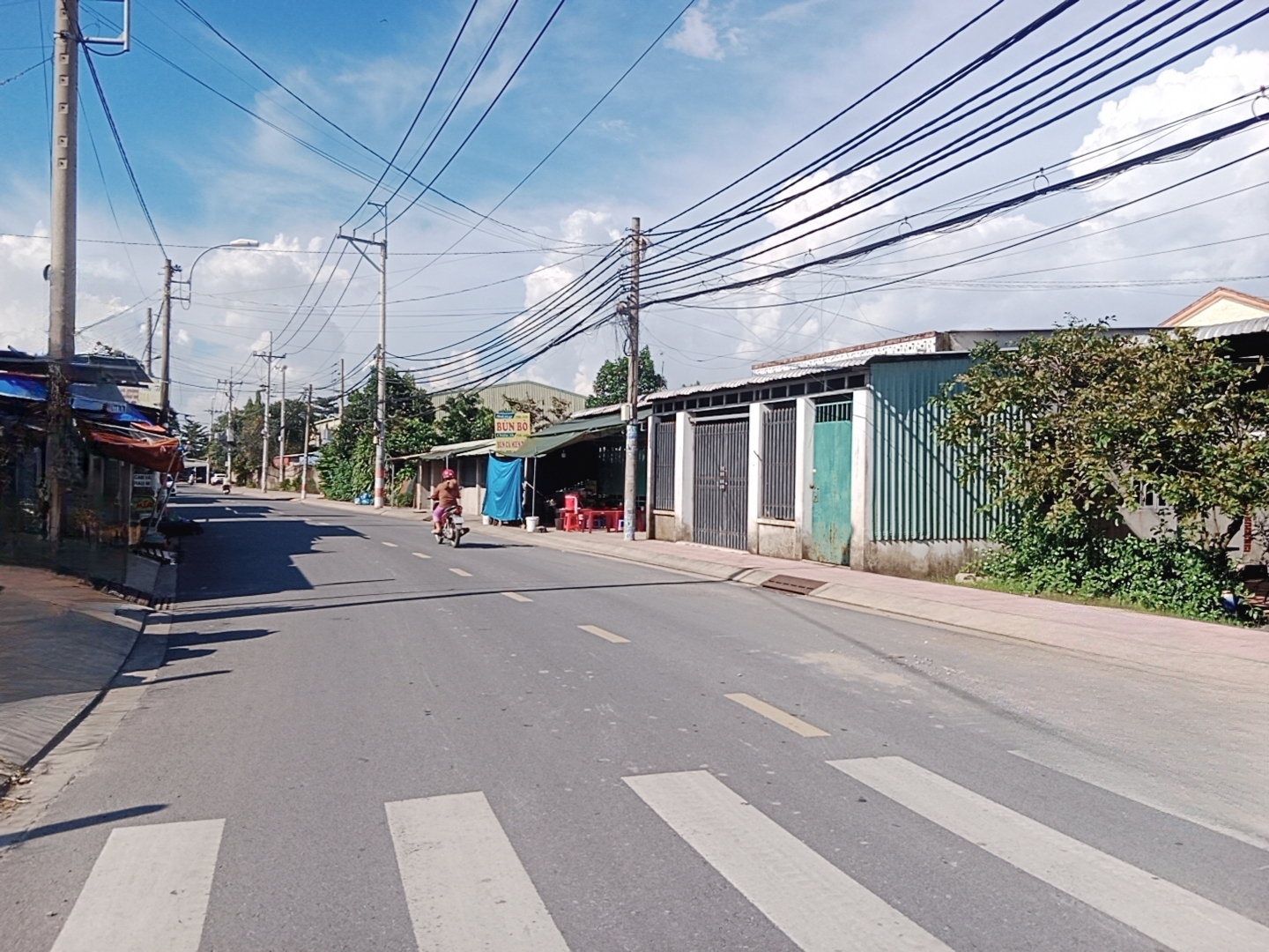 Nhà mặt tiền Lê Thị Kim Hóc Môn - Sống tiện nghi, kinh doanh đỉnh giá hời