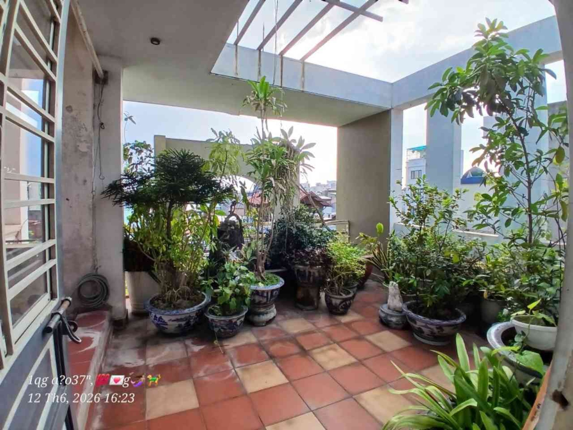 Nhà mặt phố rộng 4 tầng, vị trí đắc địa tại Hàng Kênh