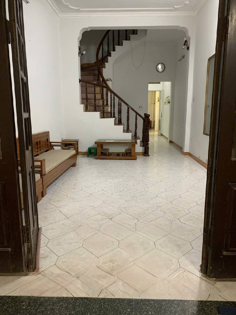 Nhà 3 tầng ngõ rộng ô tô tránh, giá giảm hấp dẫn