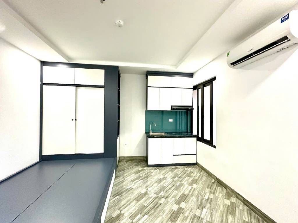 Nhà 11 phòng khép kín – Ô tô đỗ cửa, full đồ ngay Ngọc Hồi