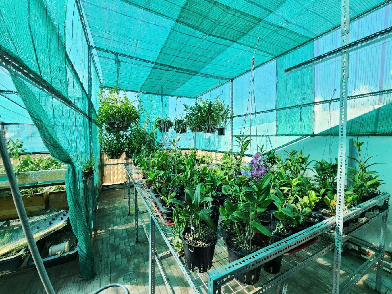 Nhà mặt phố 5 tầng sang trọng, thang máy hiện đại, giá tốt