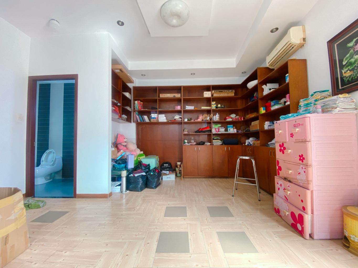 Cơ hội hiếm có tại Quận 10 - Nhà riêng 4 tầng góc 3 mặt thoáng giá tốt
