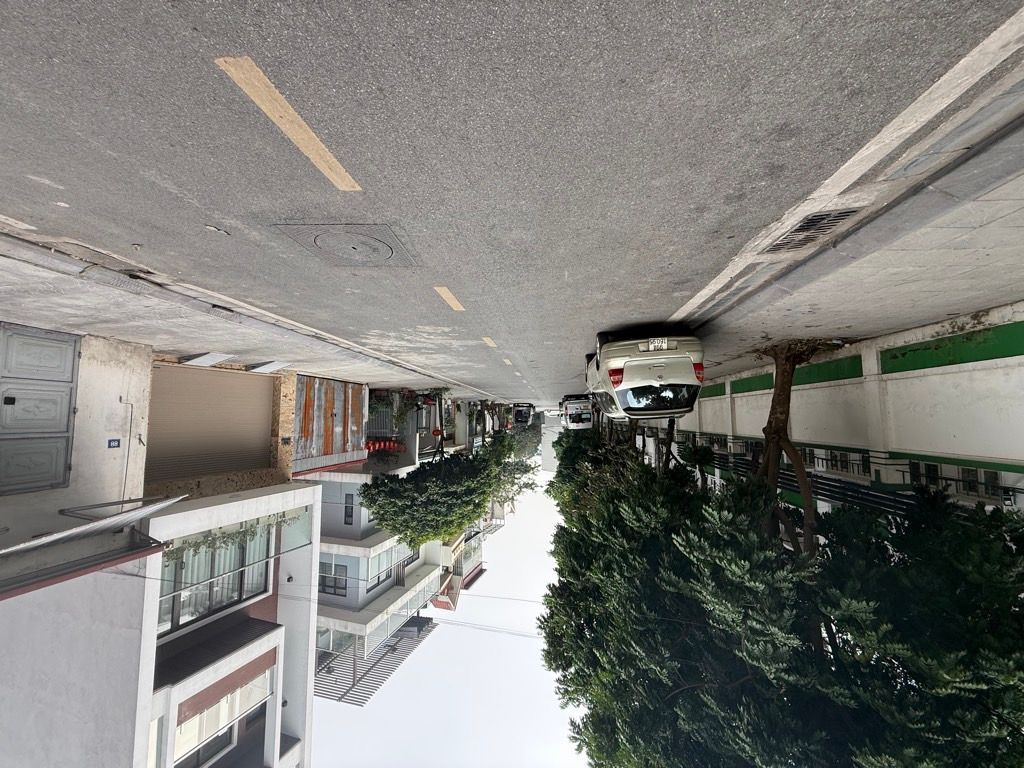 Biệt thự tại Thượng Thanh, Long Biên 101m2,mt9.2m. nở hậu, vỉa hè, ô tô tránh thông thoải mái
