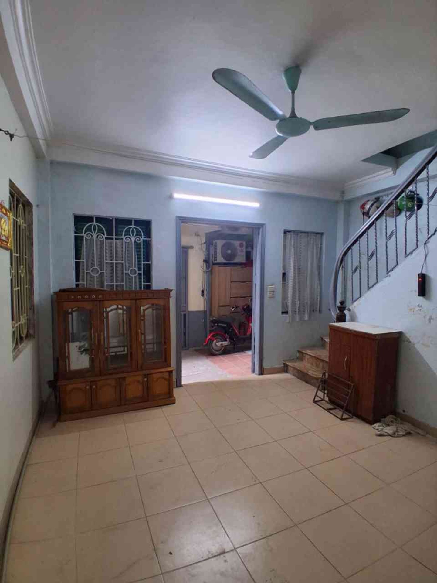 Bán nhà ngõ 575 Kim Mã - Sổ 20.2m2, 5 tầng khung cột - Khu vực trung tâm, tiện ích tuyệt vời, giá r