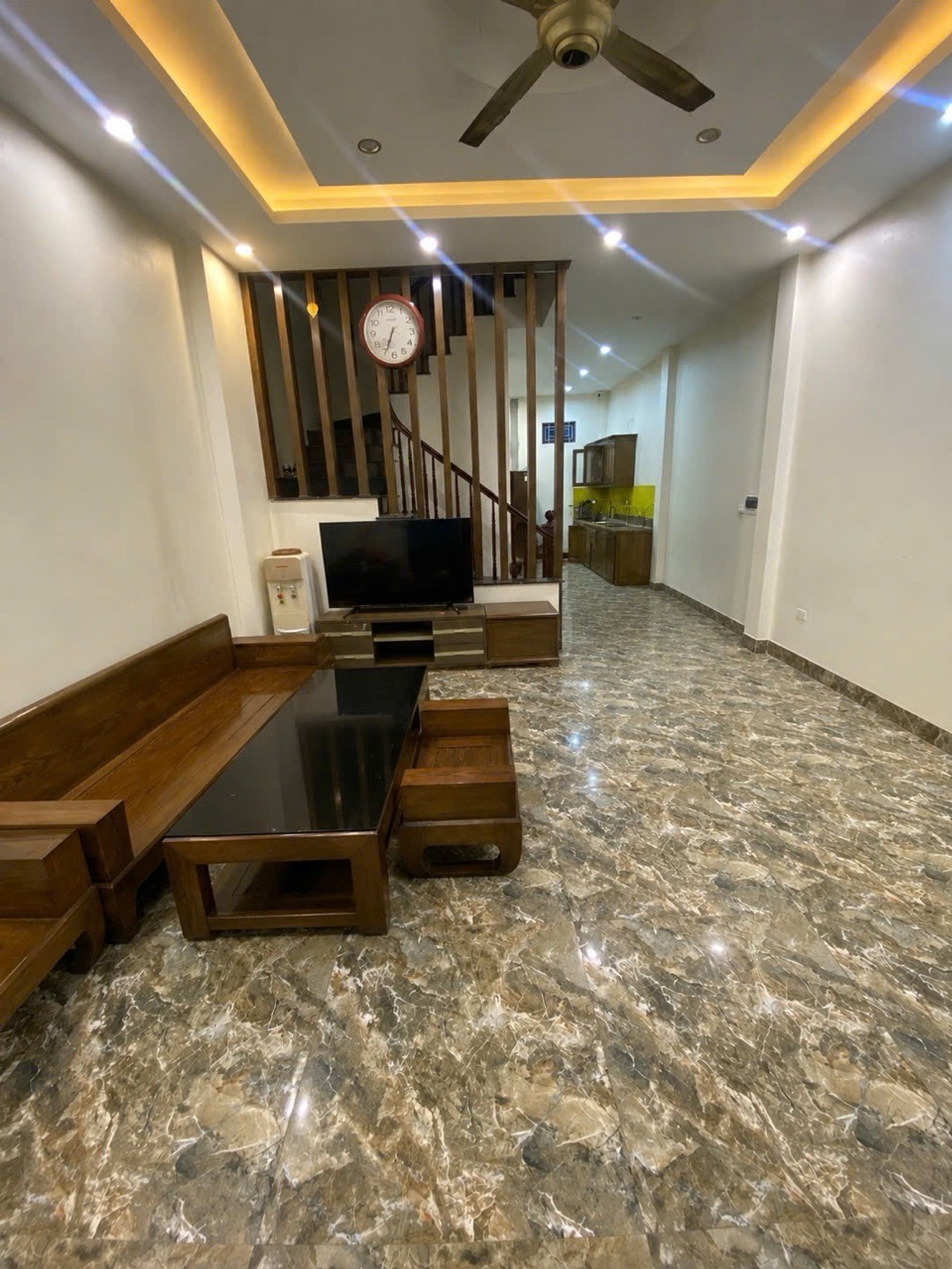 Bán nhà riêng 3 tầng tại Hoài Đức, gần đường 32, ô tô đỗ cửa dt 71.5m2