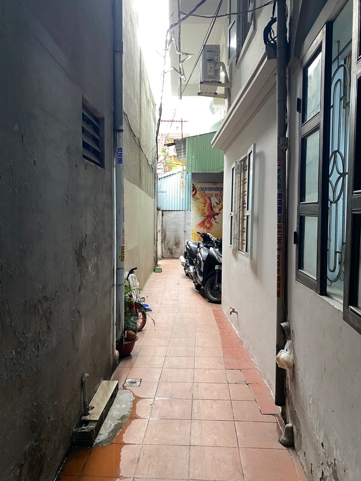 Nhà 2.5 tầng gần ô tô khu trung tâm đông dân
