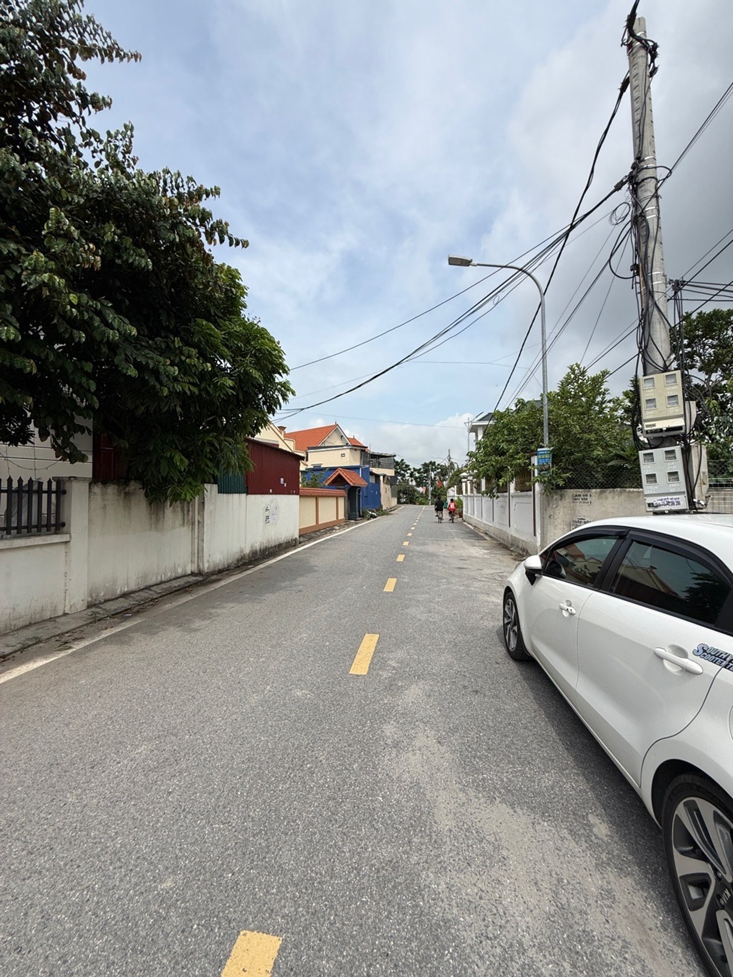 Biệt thự góc mặt tiền rộng ở An Dương, thiết kế hiện đại 4 tầng