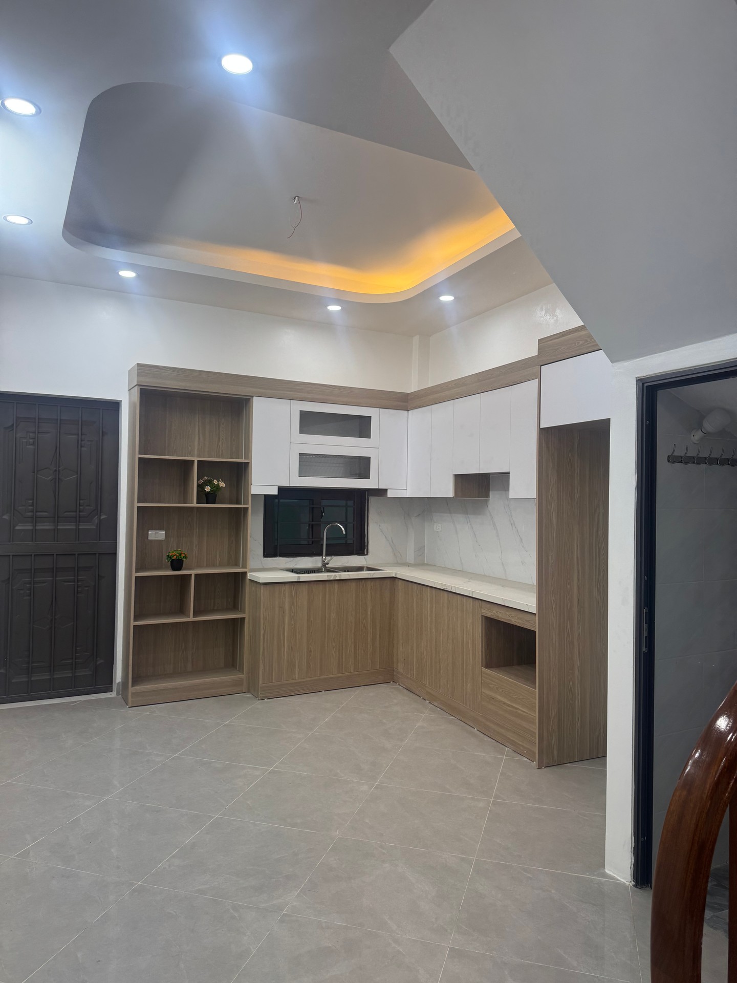Nhà 5 Tầng 5 Phòng Ngủ Vị Trí Đẹp Gần Trục Chính Đông Mỹ Vạn Phúc - Giá Hạ Nhanh