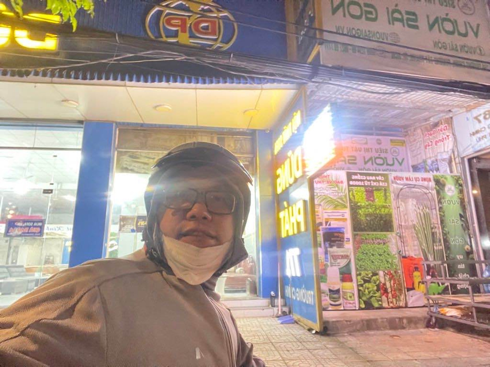 Nhà phố mặt tiền đắc địa tại khu vực Tây Bắc Sài Gòn
