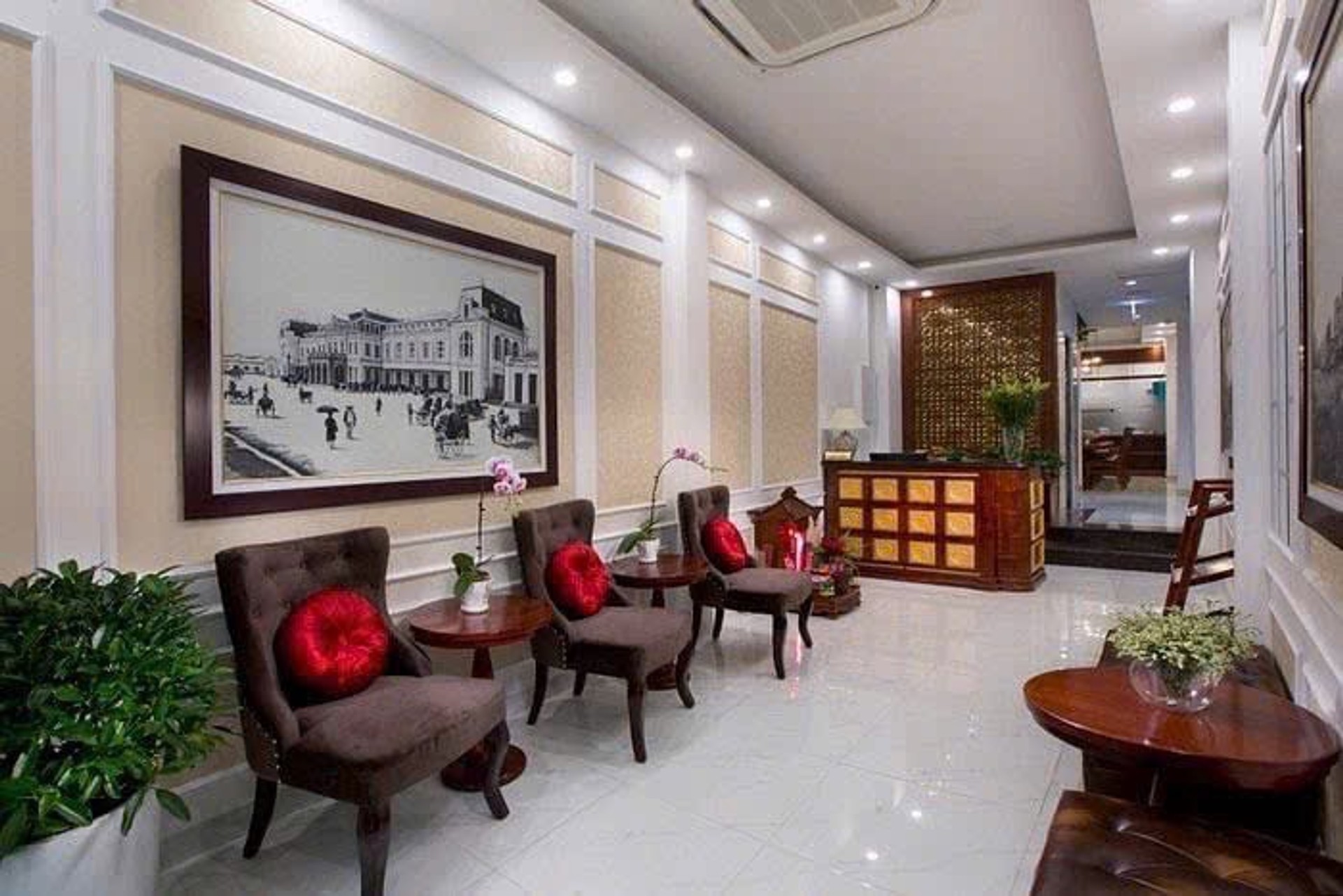 VIP PHỐ CỔ - DÒNG TIỀN CỰC ĐỈNH - TÒA KHÁCH SẠN 6 TẦNG - TRUNG TÂM PHỐ TÂY - KINH DOANH ĐẮC ĐỊA.