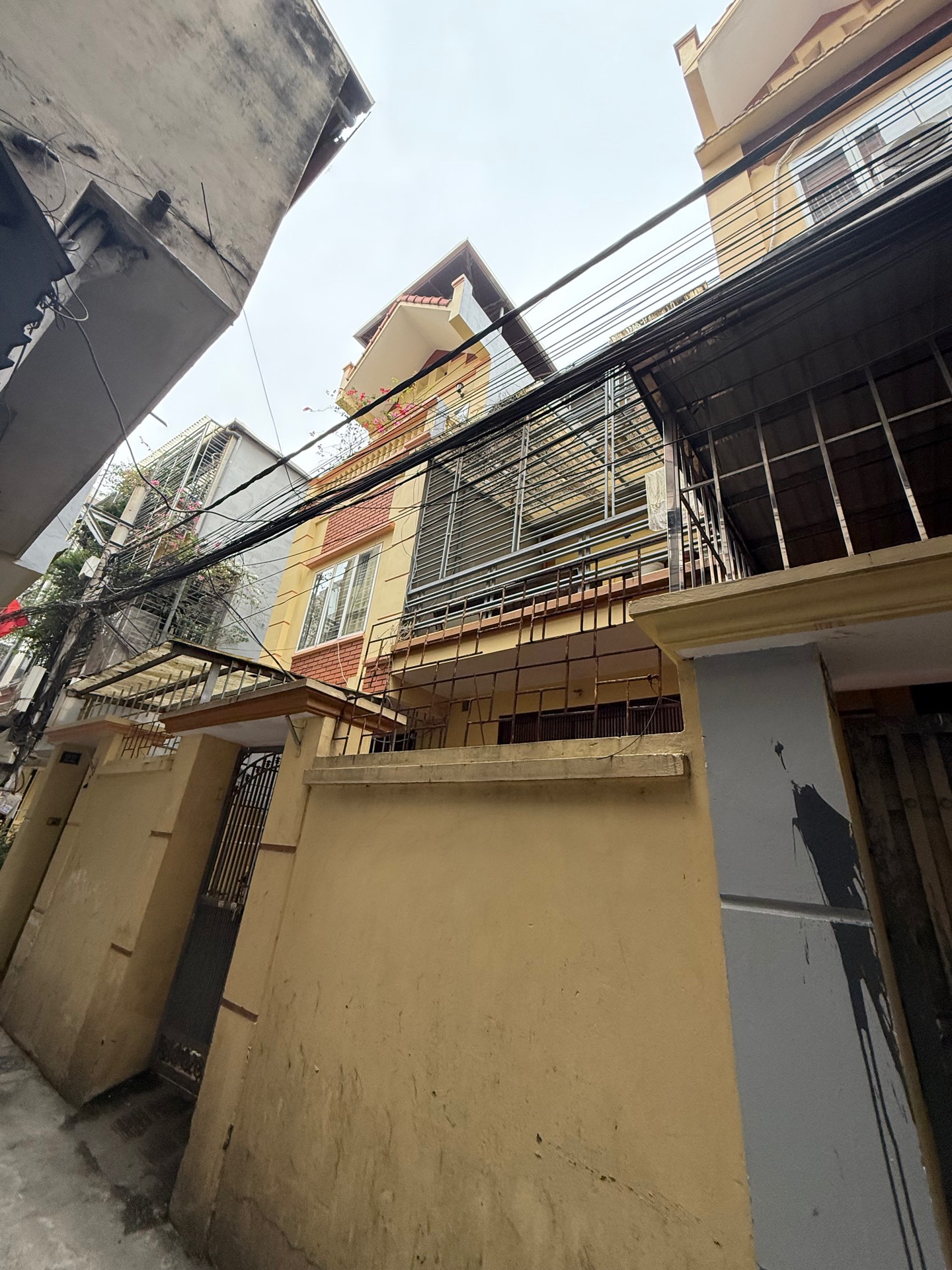 Bán nhà riêng 3 tầng tại quận Hoàng Mai, diện tích 84.4 m², giá 17 tỷ đồng