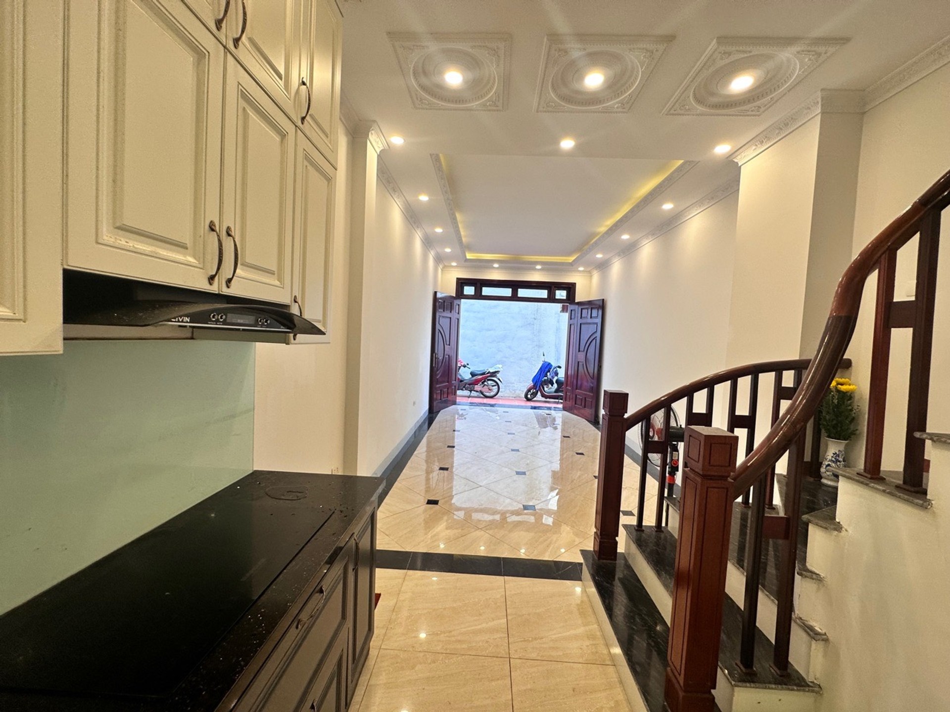 Nhà 5 tầng 4 phòng ngủ trung tâm Phúc Lợi, giá 7,45 tỷ tl sâu cho khách thiện chí