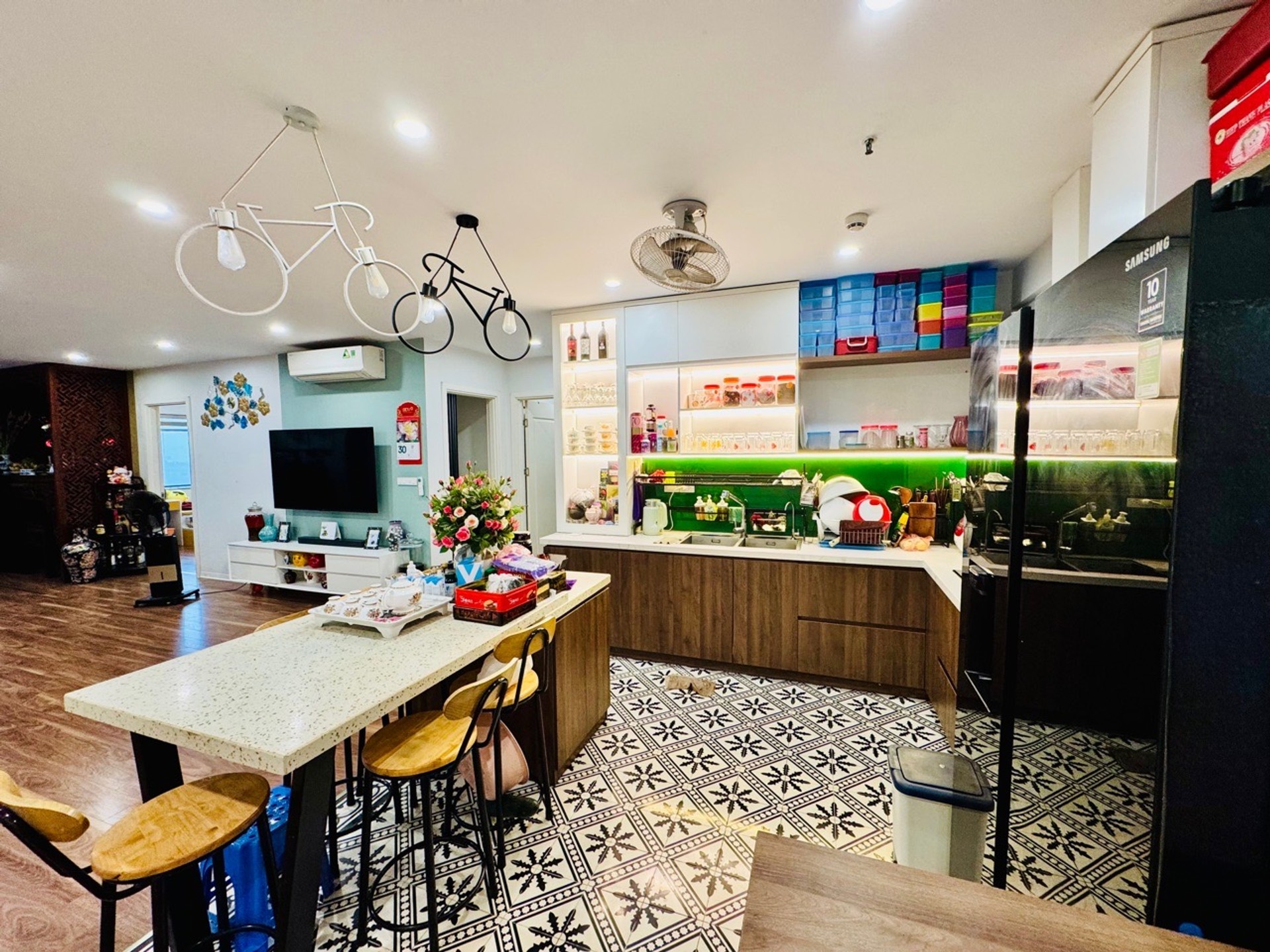 Bán căn góc 3 phòng ngủ tại Amber Riverside Minh Khai, view Times City, tầng đẹp.
