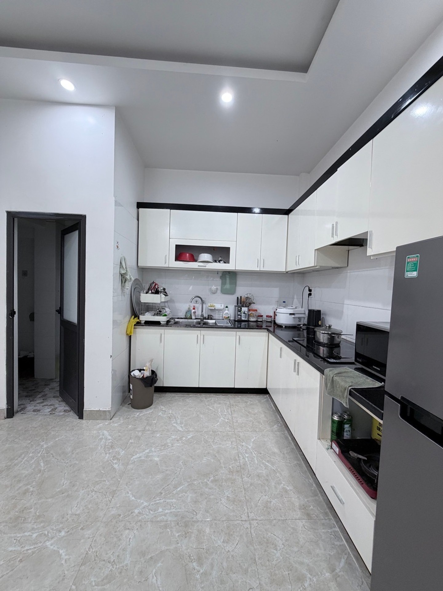 Nhà Phân Lô Trung Tâm Phường với Thiết Kế Tinh Tế và Không Gian Sống Riêng Tư