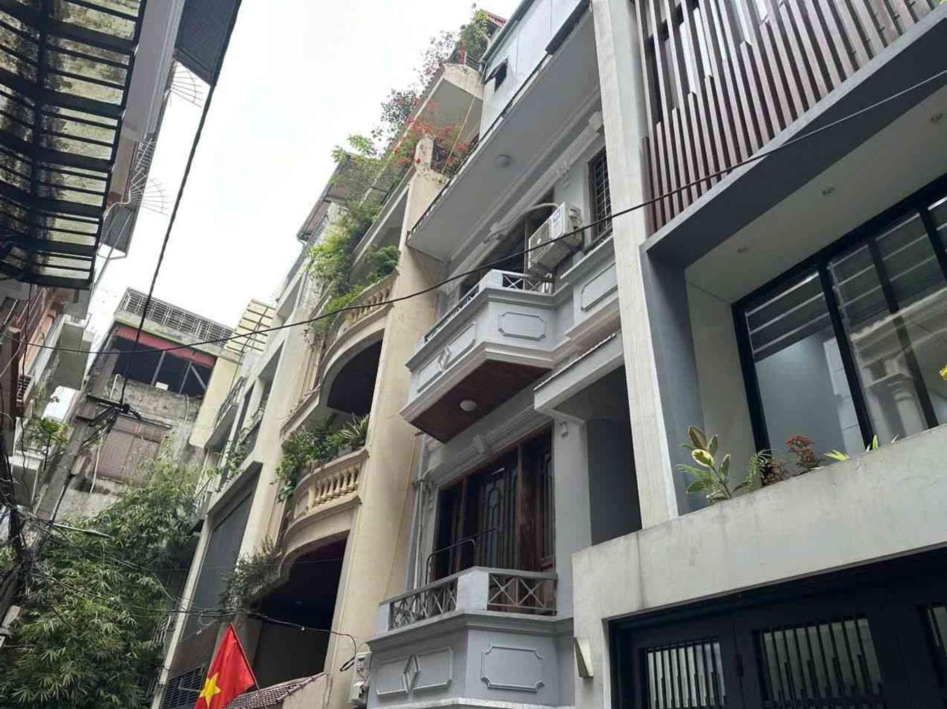Nhà đẹp Hoàng Cầu – ô tô tránh,20M giá tốt cho nhà đầu tư ở gia đình khu vực tiện ích bạt ngàn