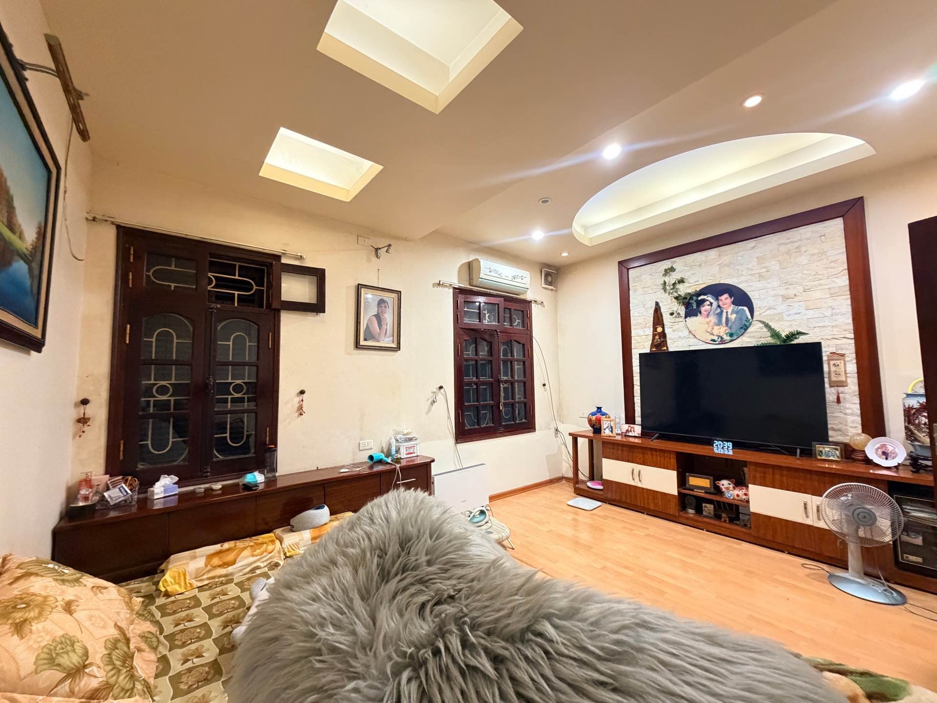 Nhà đẹp Tôn Đức Thắng giá sốc giảm gần 2 tỷ
Ô tô đỗ sát cửa