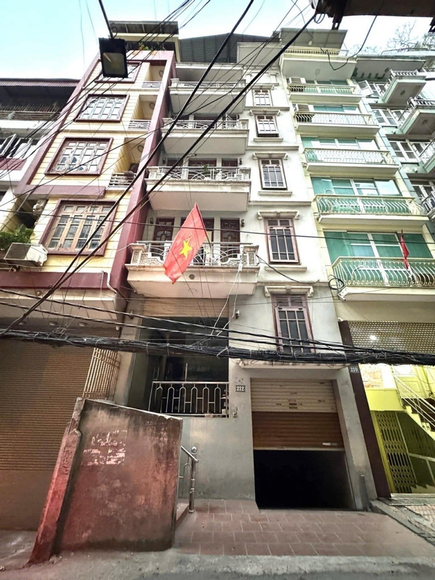 Bán nhà mặt phố kinh doanh sầm uất tại phường, diện tích 68m², 6 tầng