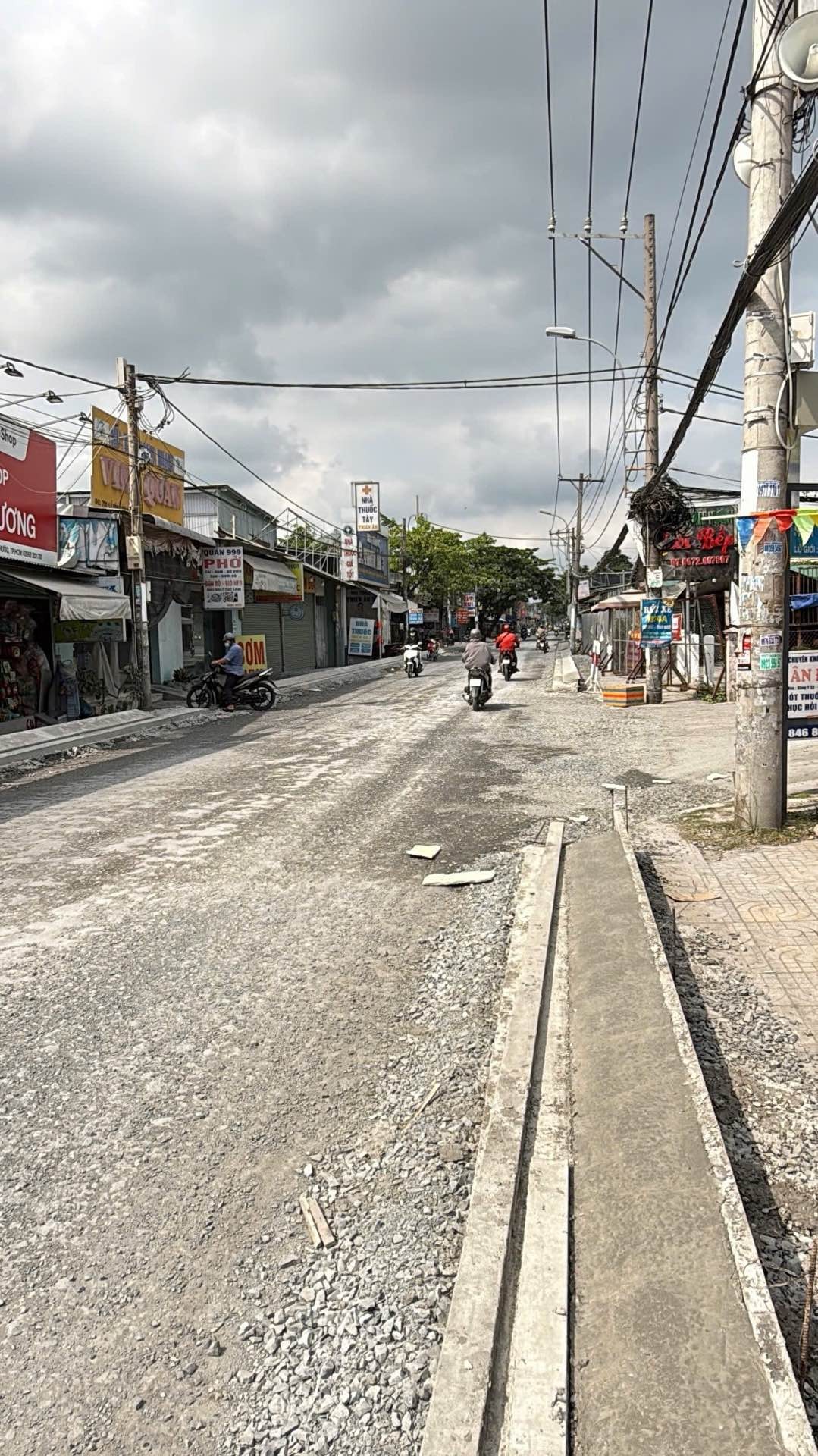 Bán nhà mặt phố Lê Văn Lương, diện tích 167.6m2, giá 8.8 tỷ