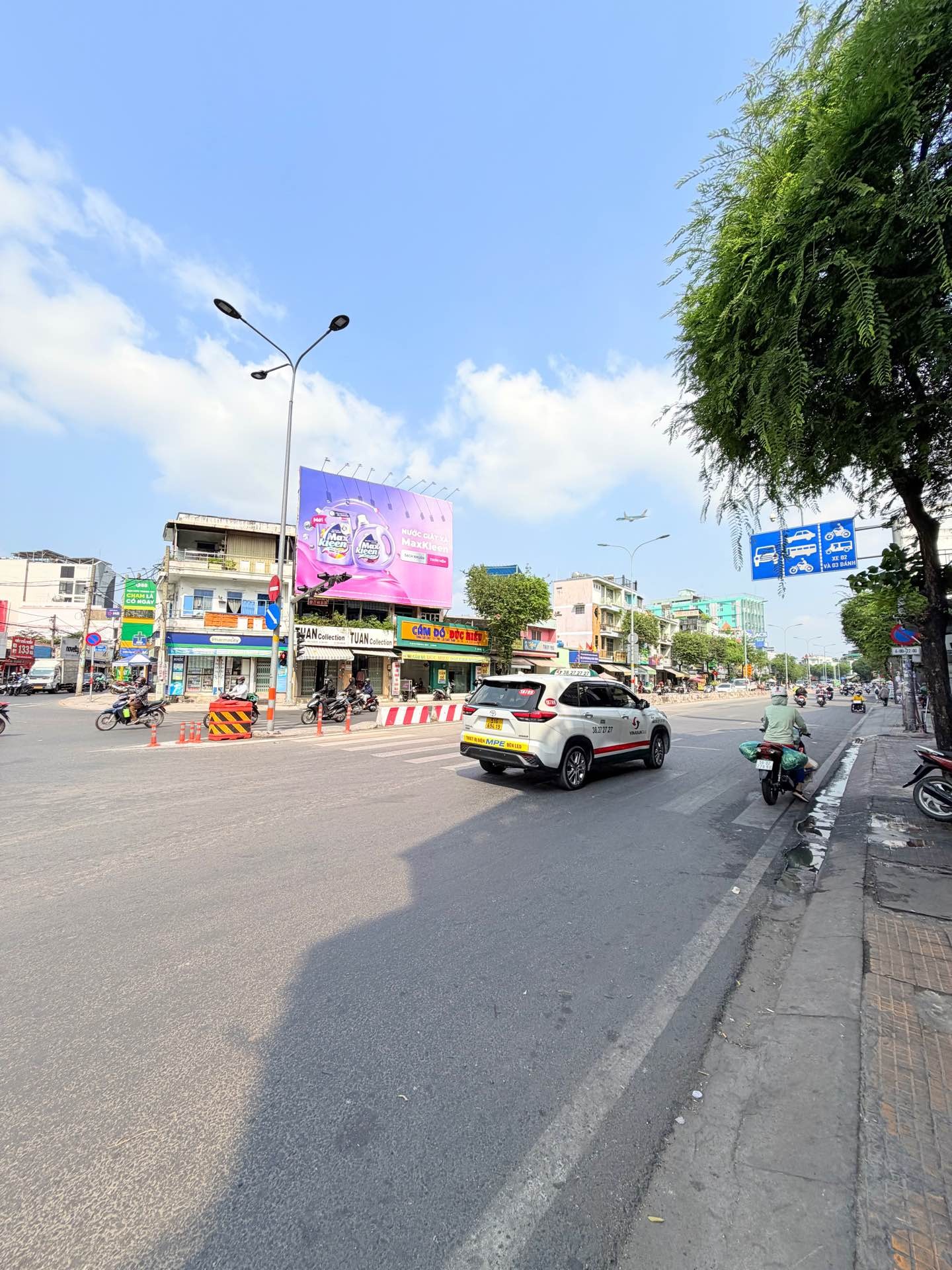 Nhà mặt phố Tân Phú, diện tích 28m2, 3 tầng, vị trí ngay ngã ba sầm uất