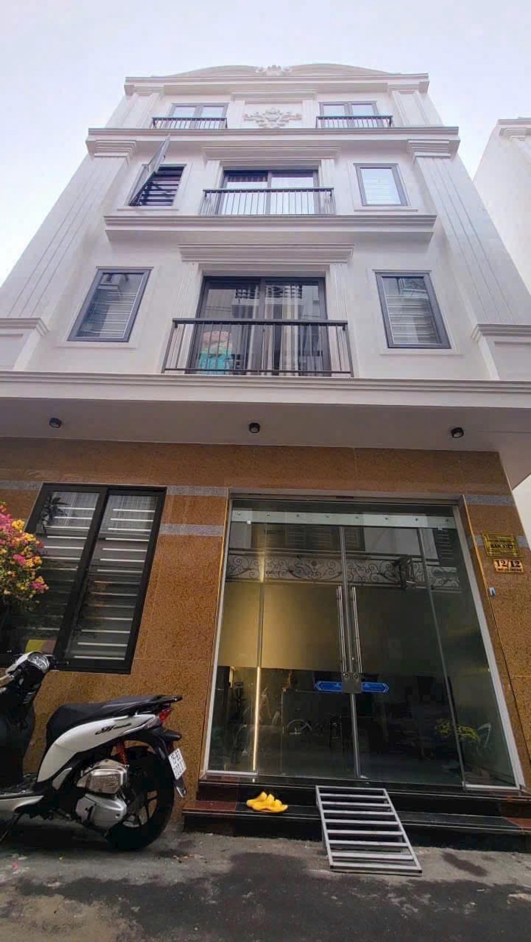 Nhà 4 tầng góc phố Hoàng Ngọc Phách Lê Chân, rộng 50.5m2
