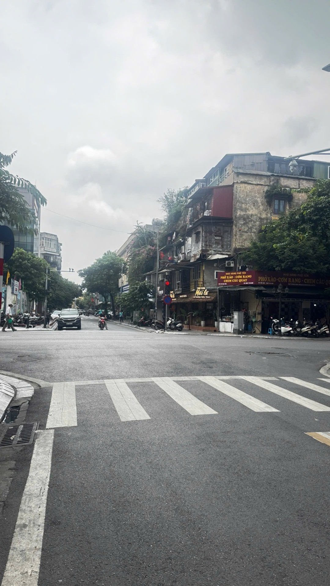 TOÀ APARTMENT GIỮA TT BA ĐÌNH - PHỐ NGUYỄN TRƯỜNG TỘ - KINH DOANH ĐỈNH CAO - VÀI BƯỚC DẠO BỘ HỒ TÂY