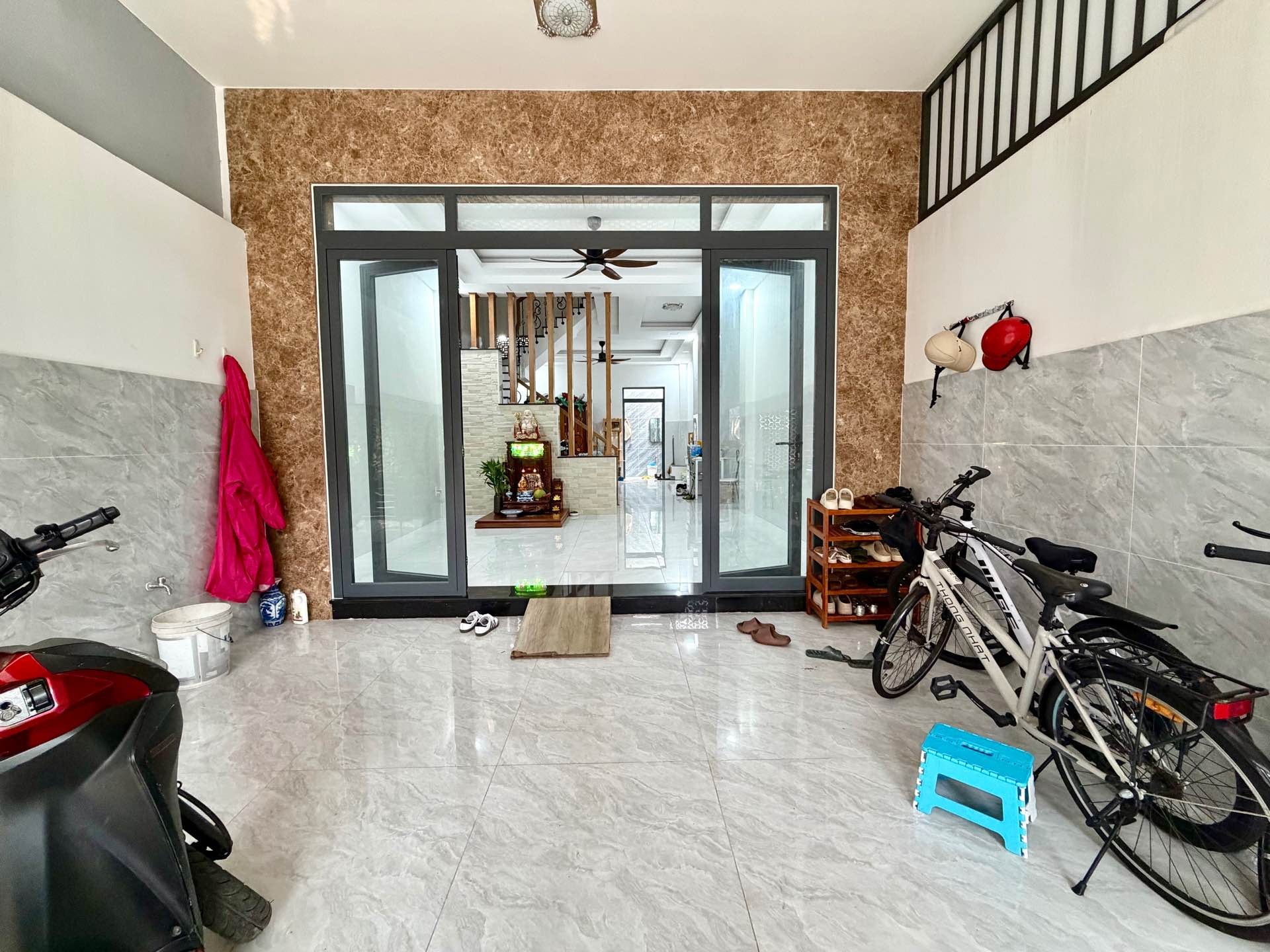 Nhà mặt phố 5 tầng 80m2 ở Tân Sơn Nhì giá 16.5 tỷ