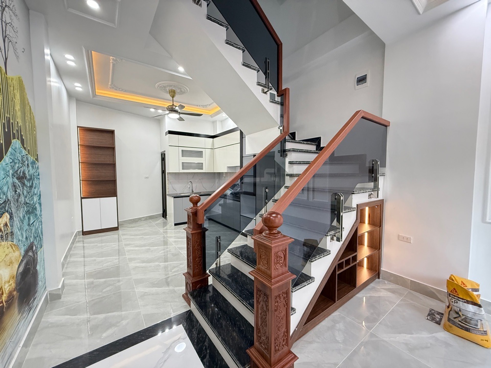Nhà 4 Tầng Mặt Ngõ Đông Trung Hành, Diện Tích 40.3m2, Hướng Tây Nam