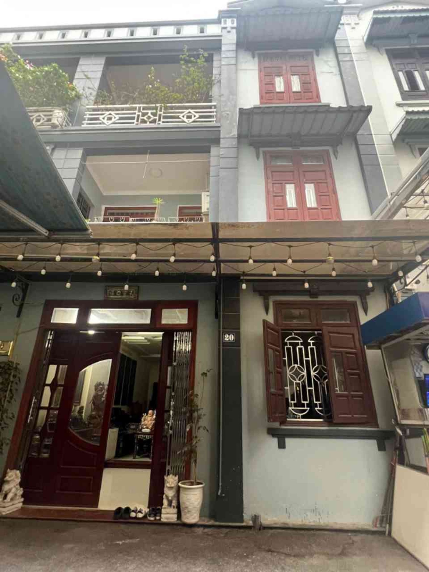Nhà 3 Tầng Hướng Đông Bắc, Mặt Tiền Rộng, Tiện Ích Đầy Đủ