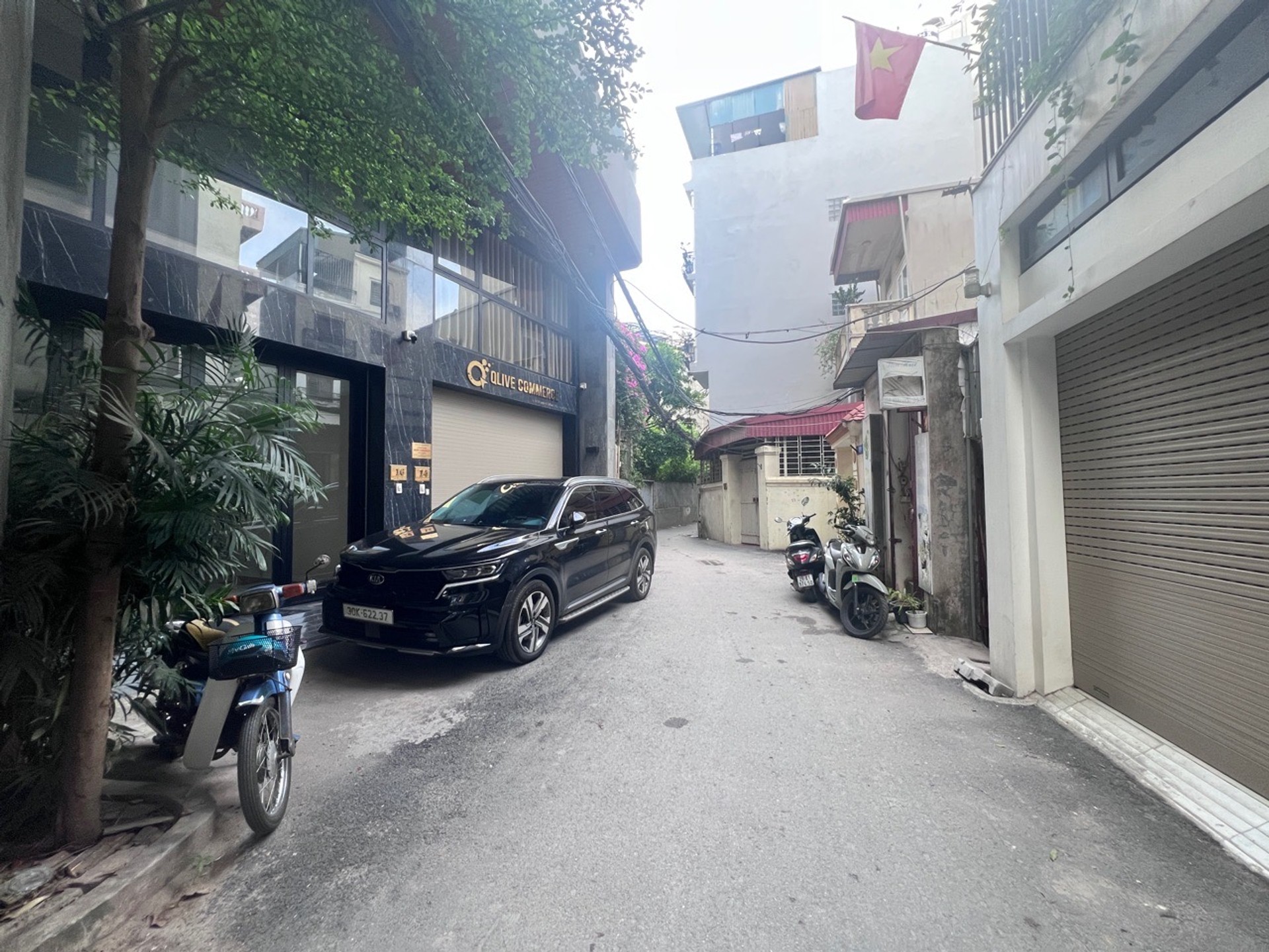 Nhà mới 6 tầng thang máy Hồng Tiến, tiện nghi và vị trí thuận lợi - Sát phố
