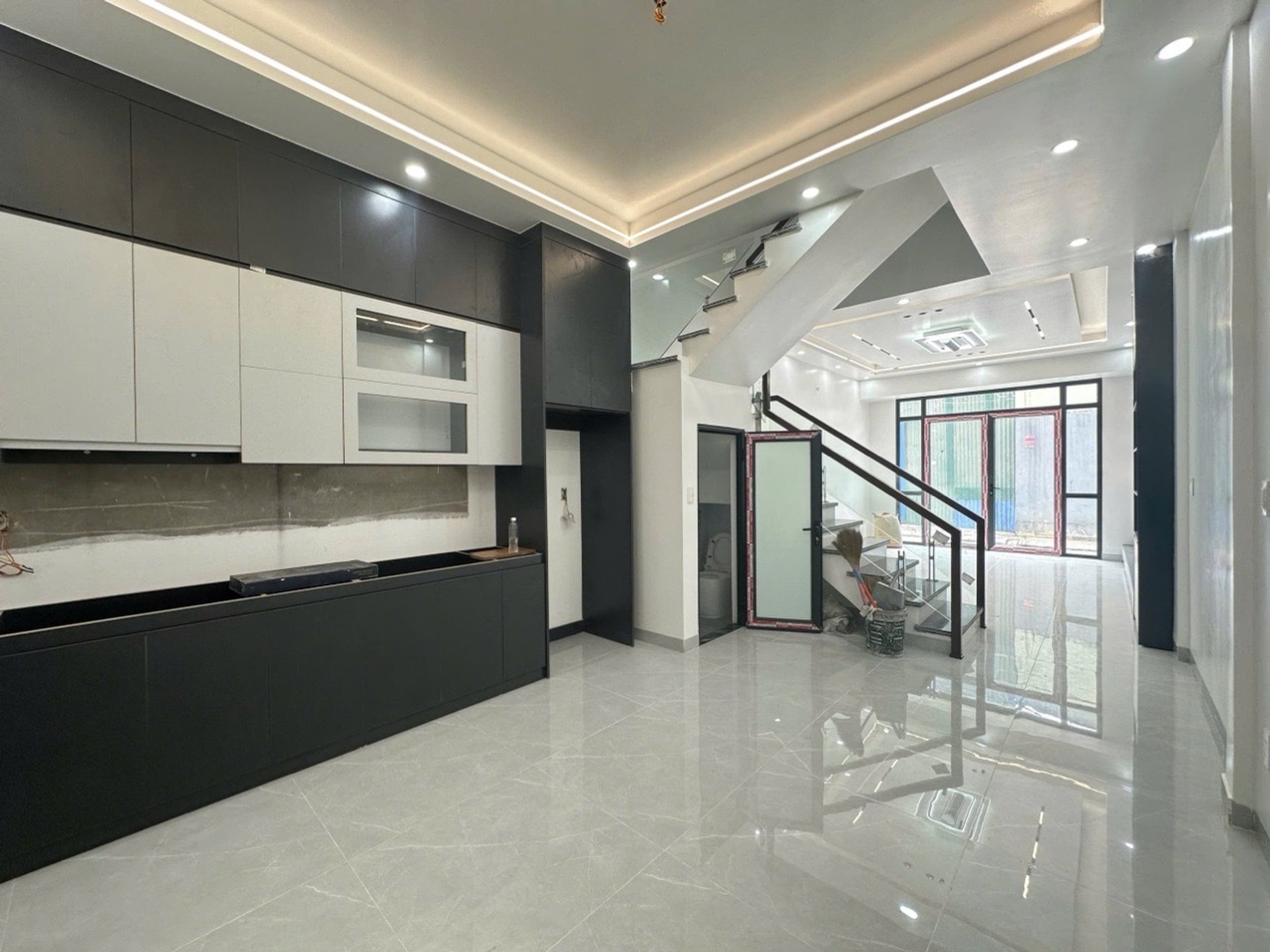 Nhà 4 tầng lô góc 2 mặt thoáng tại Phường Phù Liễn
