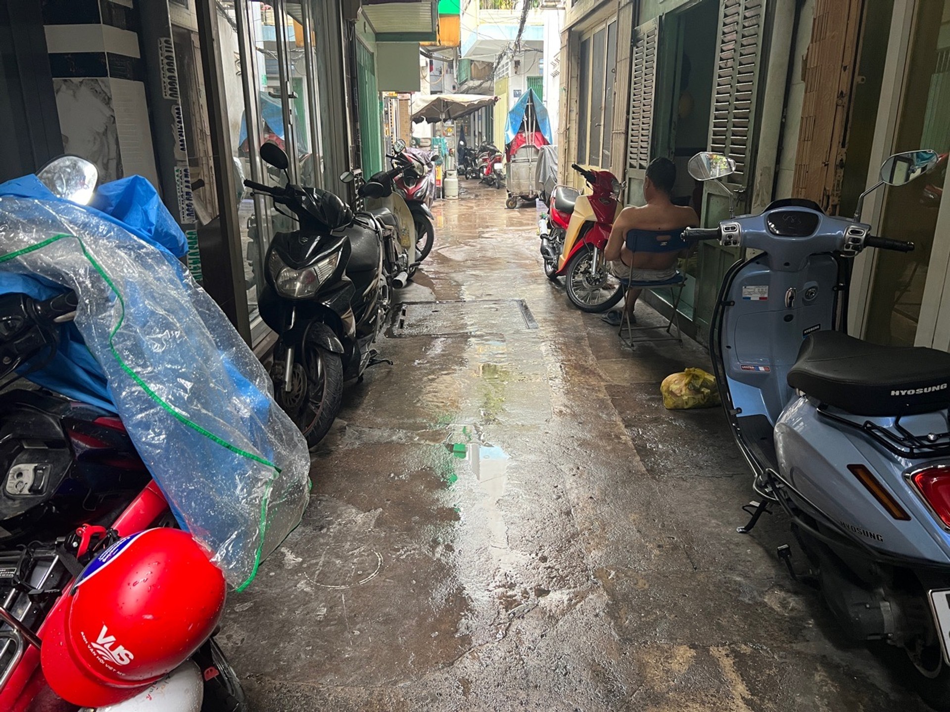 Bán nhà riêng lô góc tại Rạch Bùng Binh, Quận 3, 2 tầng, 2 phòng ngủ