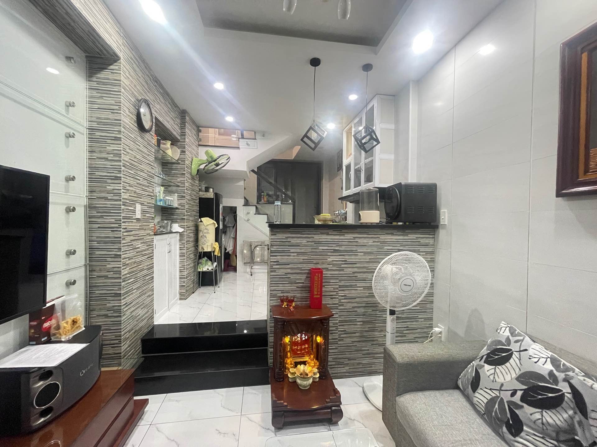 Bán nhà 4 tầng 33.1m2 tại Phường Thông Tây Hội, giá 5 tỷ
