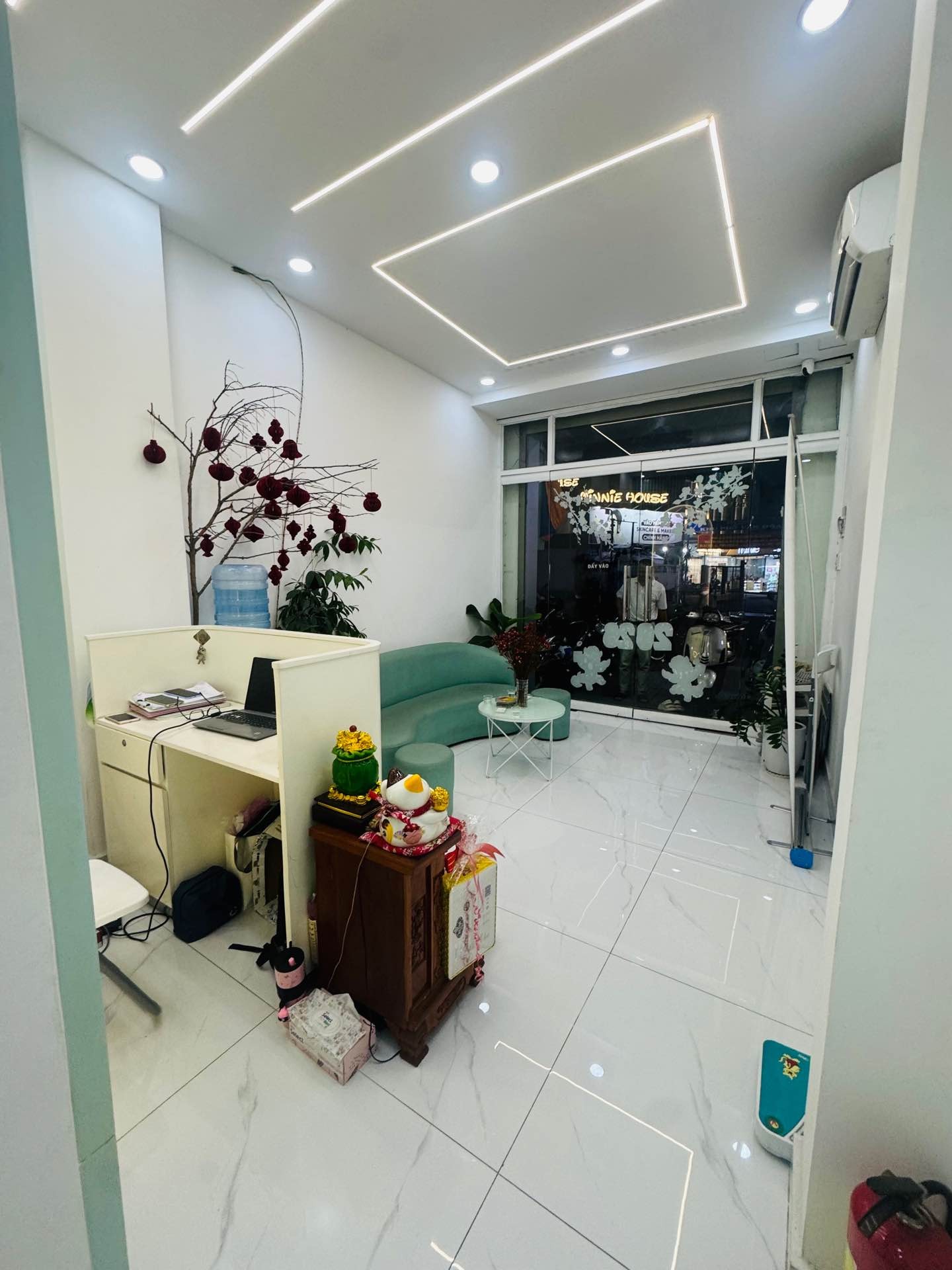 Bán nhà mặt phố 4 tầng Tân Sơn Nhì, giá 8.5 tỷ thương lượng