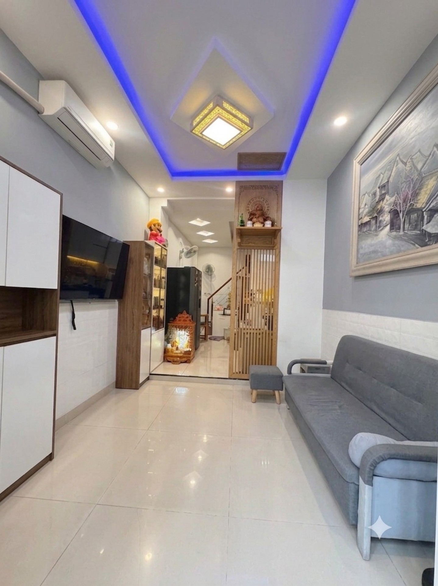 Nhà 4ty xây
 2 tầng, 2 phòng ngủ,2 toilet. Hẻm lớn nhà xây chắc chắn .