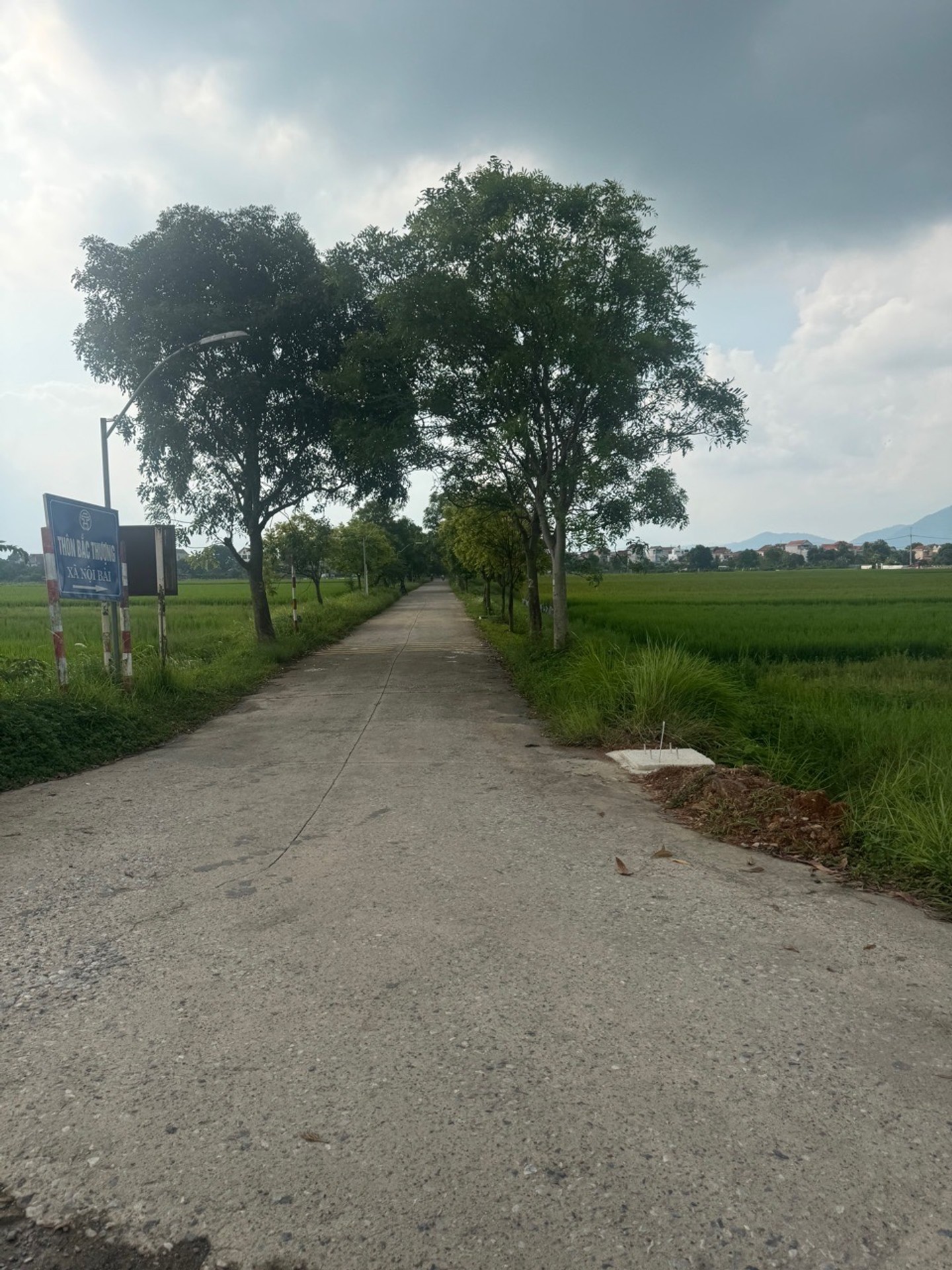 BÁN ĐẤT BÌA LÀNG BẮC THƯỢNG - NỘI BÀI . ĐƯỜNG RỘNG THÔNG THOÁNG