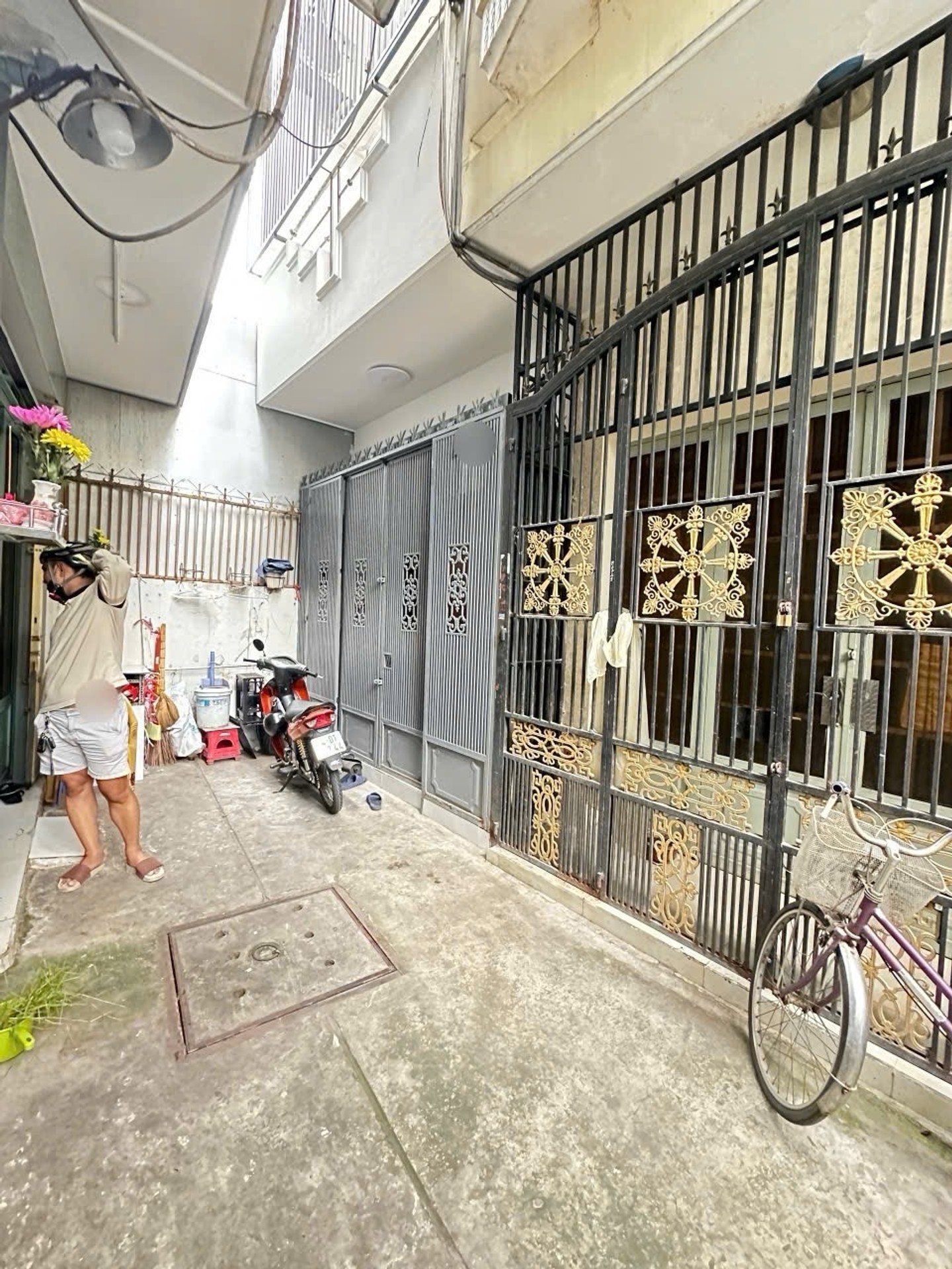 Nhà 2 tầng- hẻm xe hơi- gần chợ rạch cat-chỉ nhỉnh 3ty chút xíu